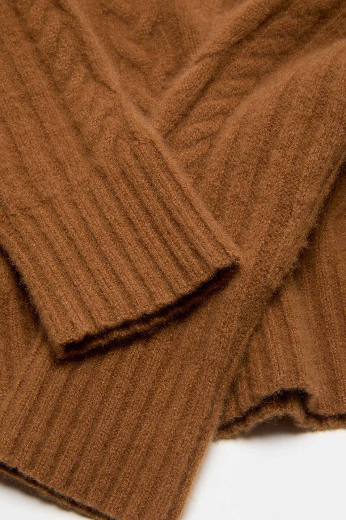 Cashmere Cable-Knit Sweater, Mid brown, 2000x