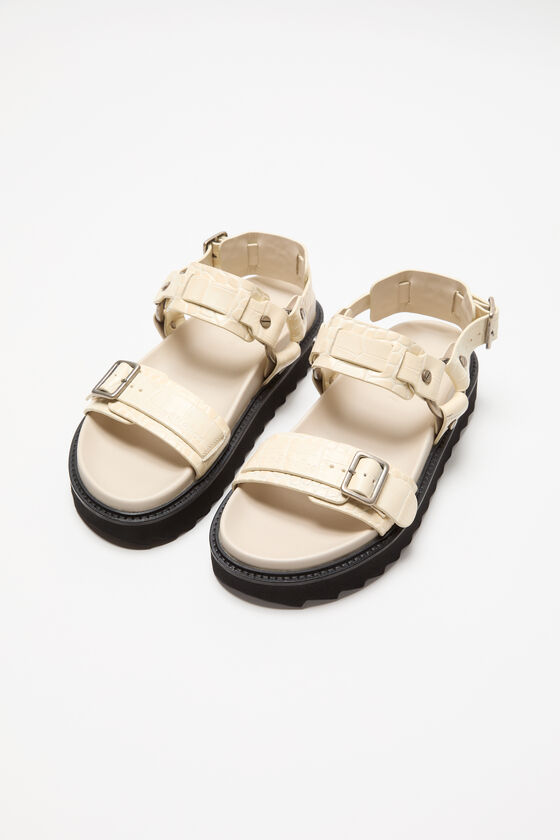 Acne Studios - レザーバックルサンダル - ベージュ 