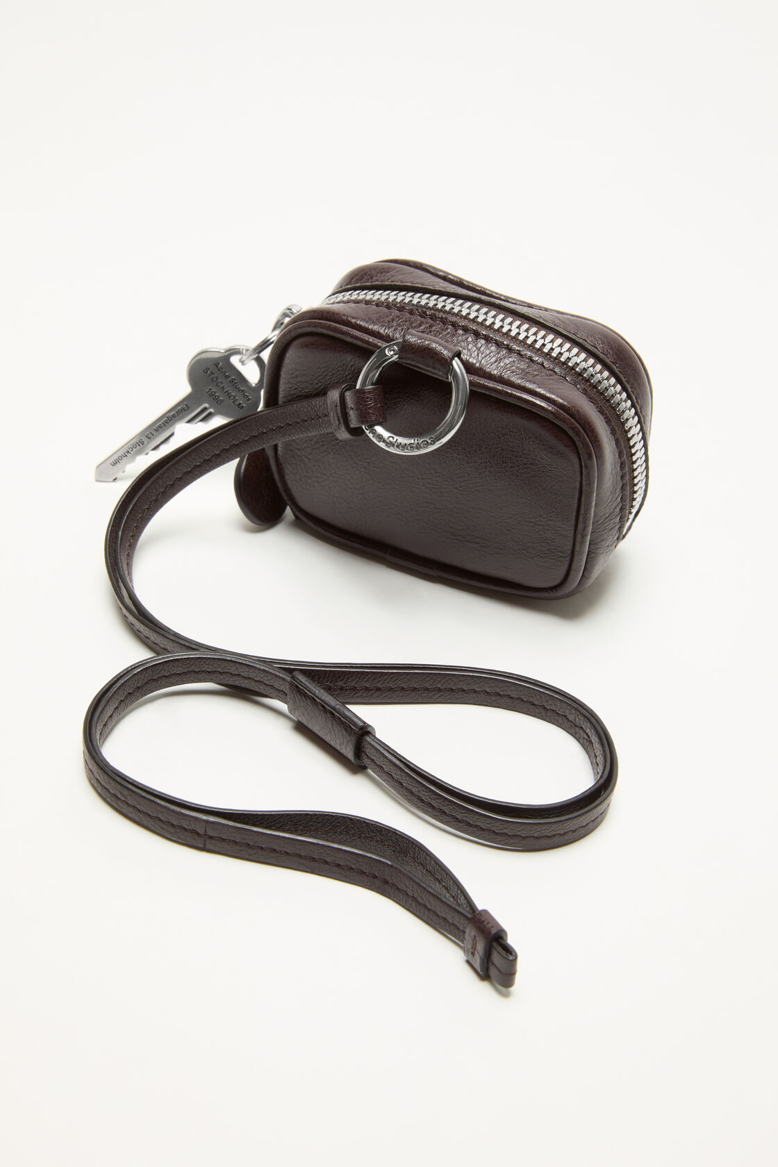 Camero Clip, Chocolate brown, 2000x