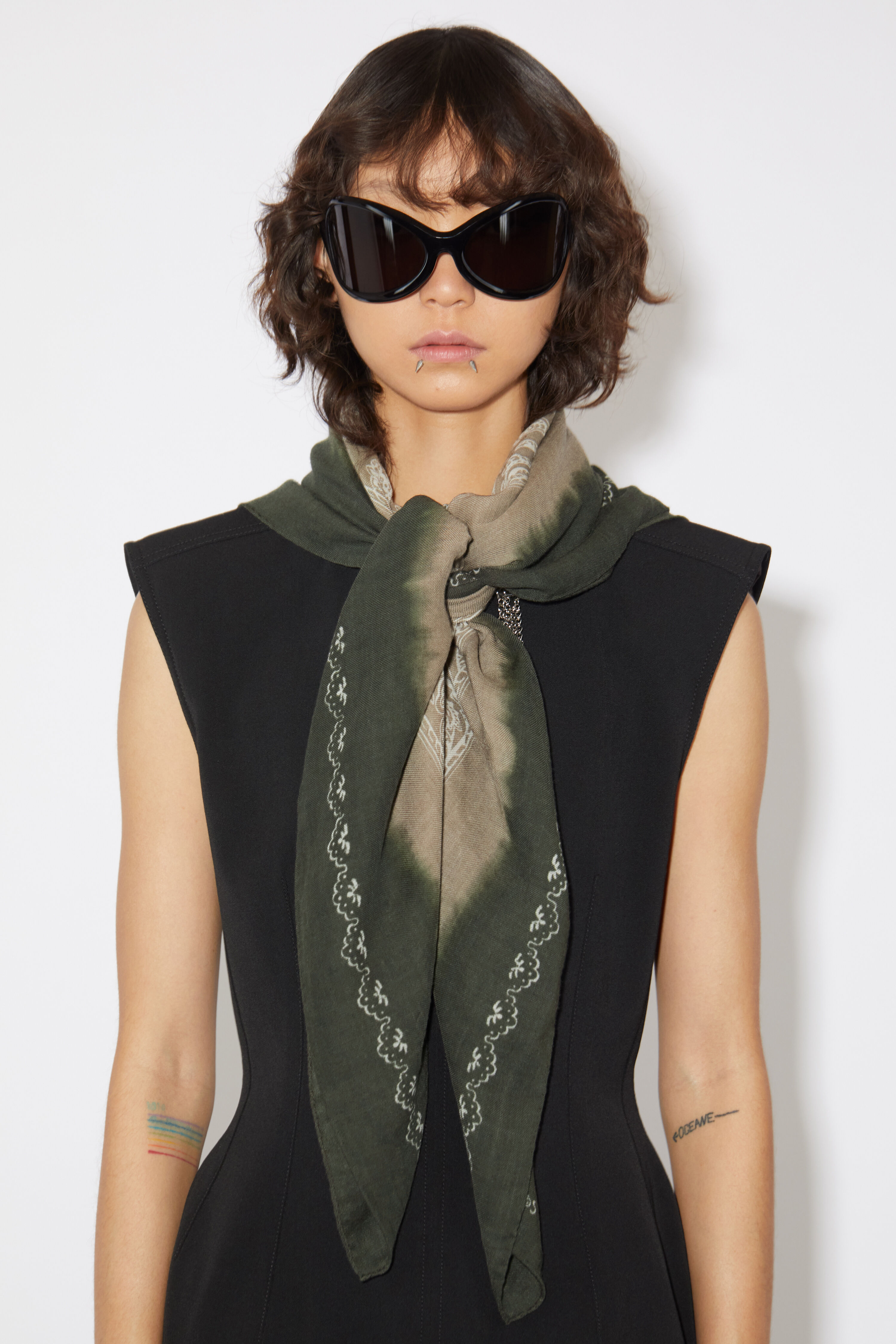 아크네 스튜디오 Acne Studios Printed scarf - Khaki green/taupe beige