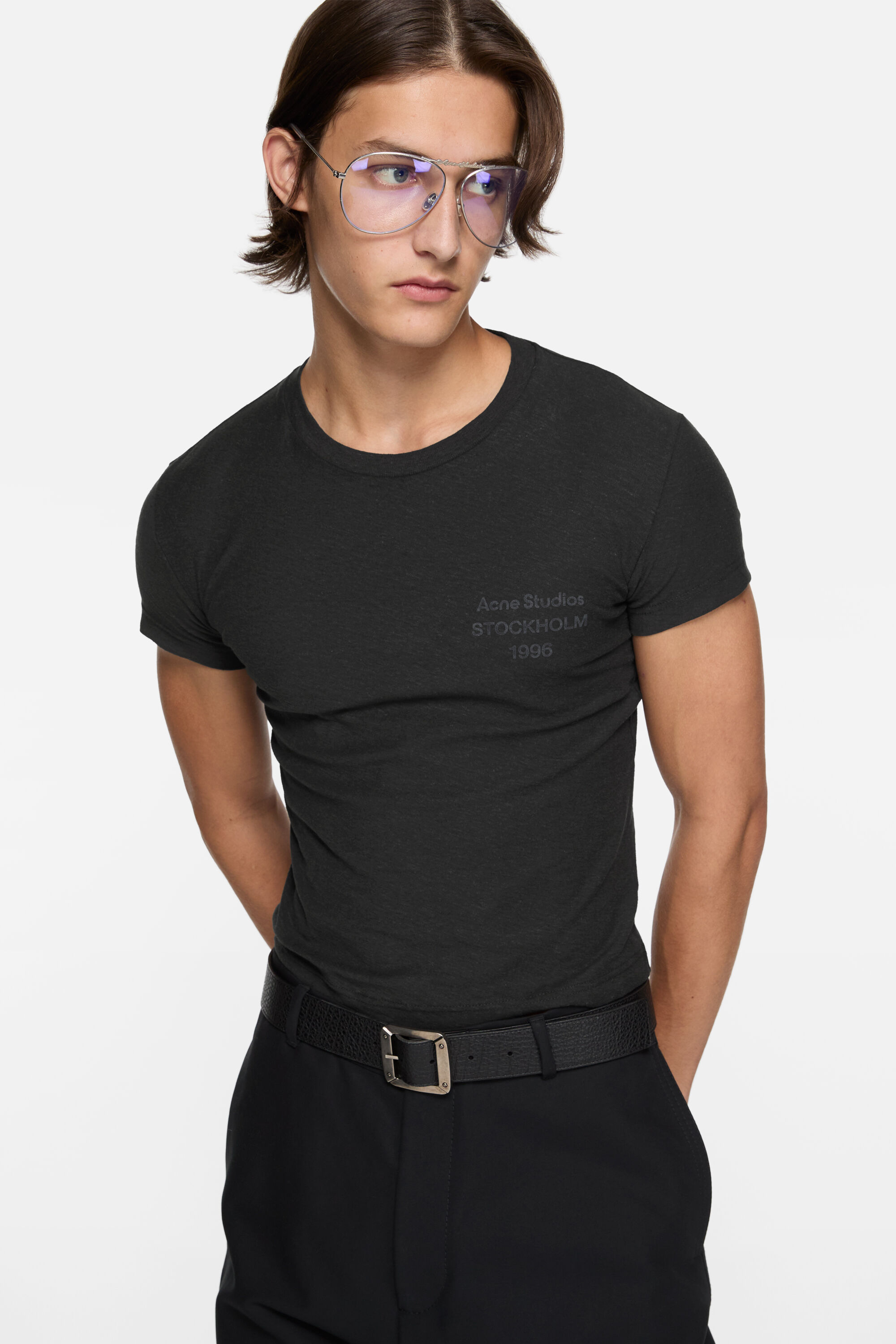 Acne Studios 1996 ブラック Tシャツ ユニセックス Mサイズ Acne Studios - ロゴTシャツ - フィットデザイン - ブラック