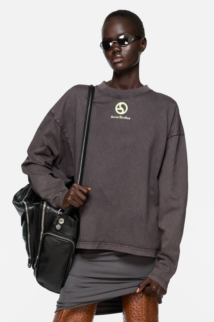 FN-UX-TSHI000134, Faded black