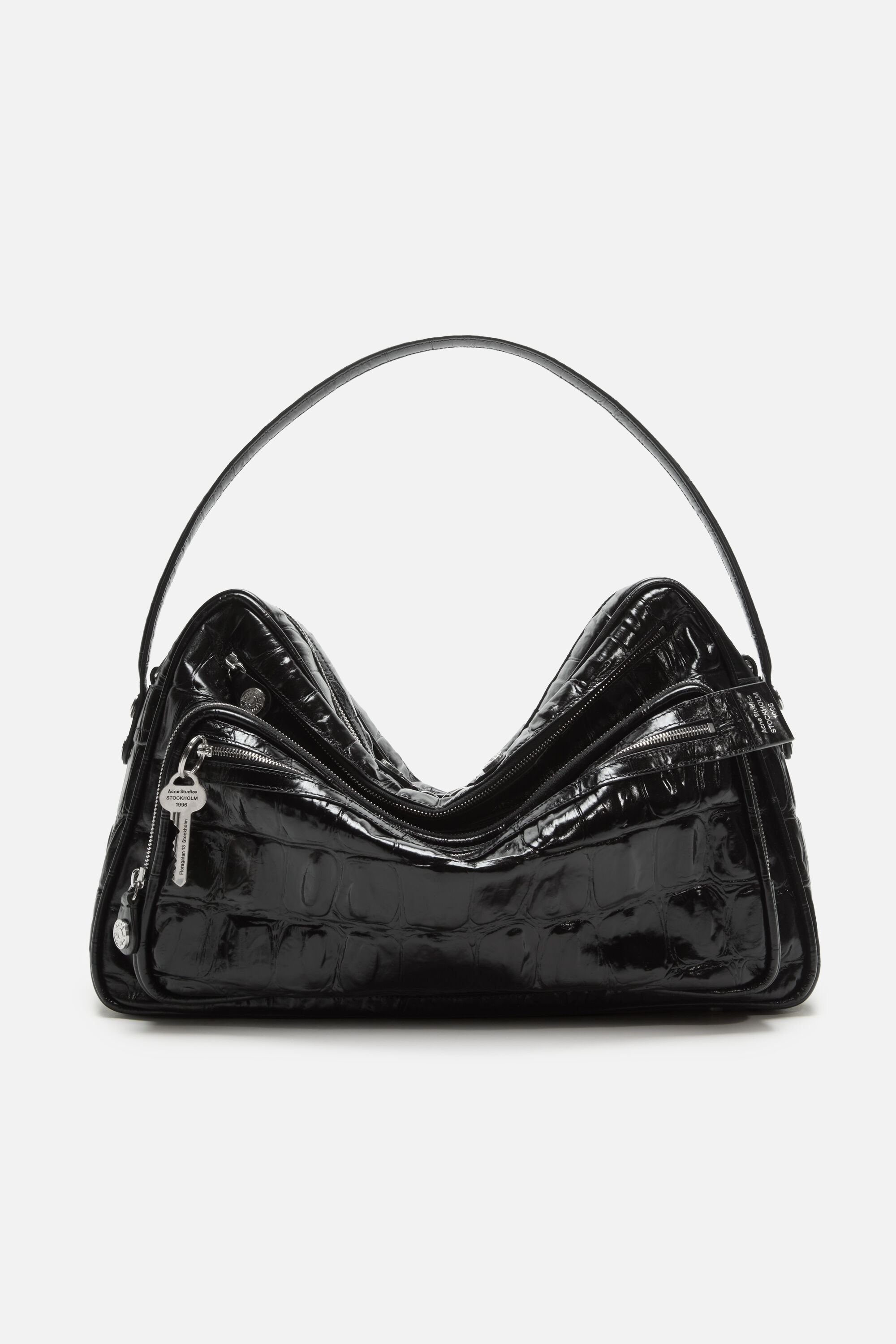 Acne Studios – 彫刻的なフォルム、際立つディテール、そして