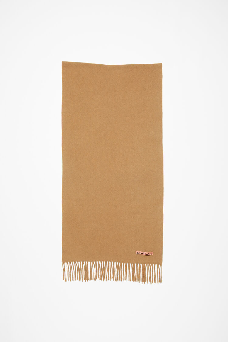 FN-UX-SCAR000152, Dark camel