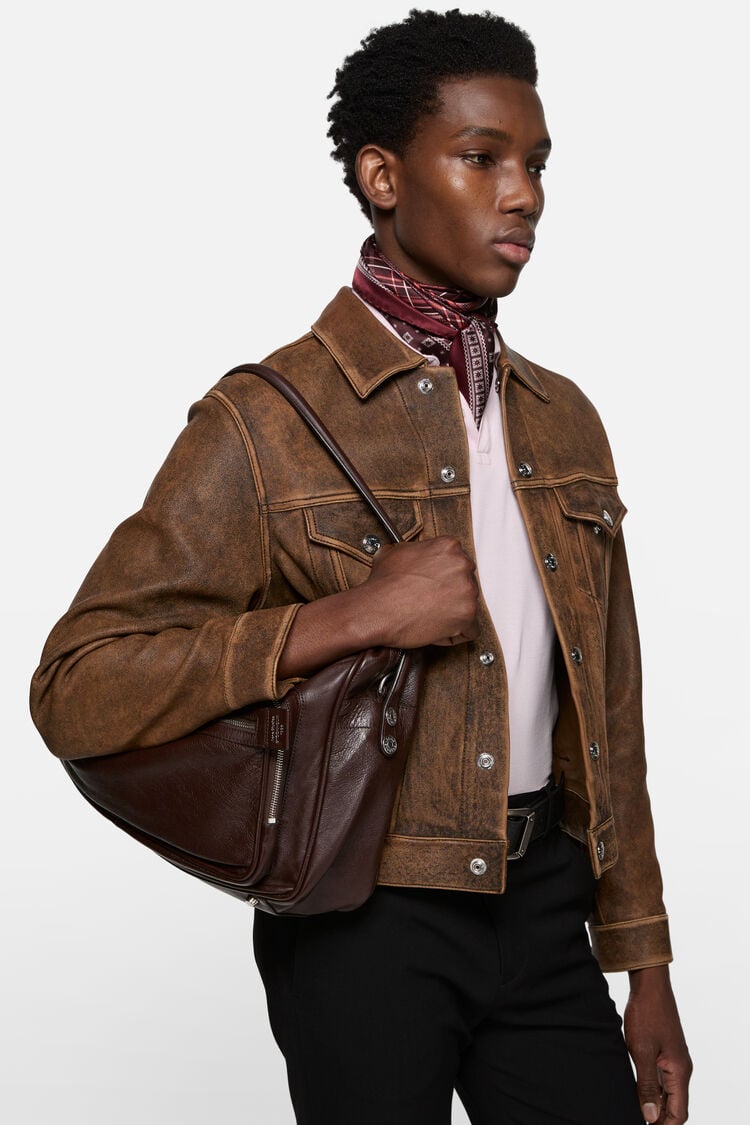 Camero Camera V, Chocolate brown