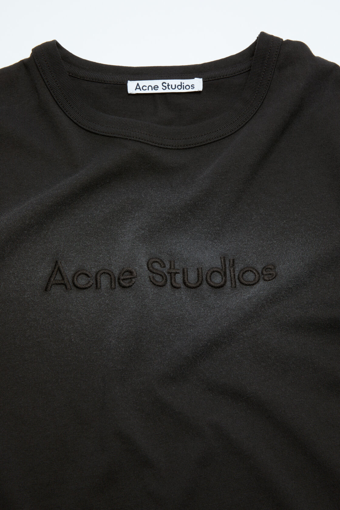 Logo t-shirt - fitted fit, Faded black, 2000x