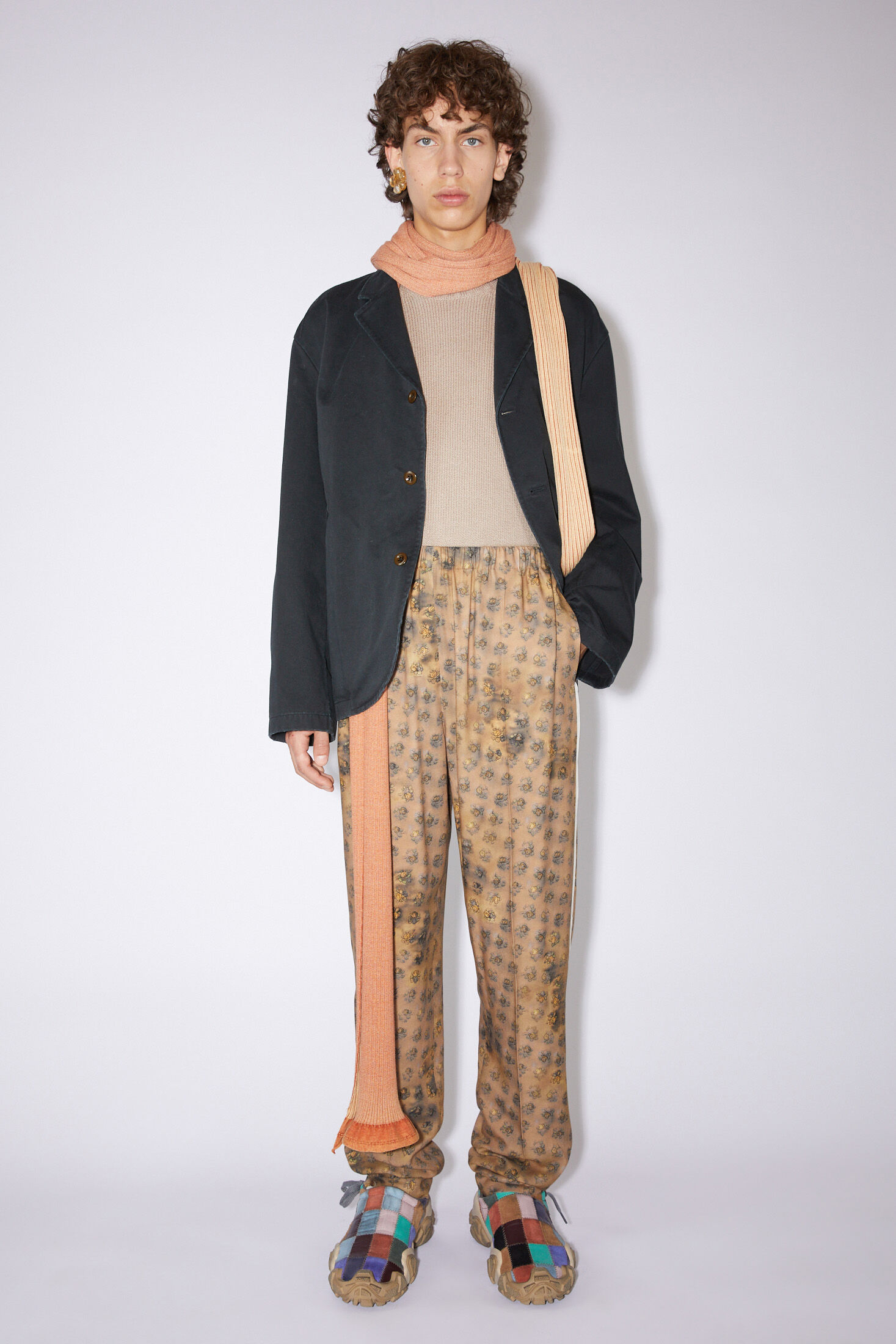 Fear of God: Pull à capuche beige à logo floqué | SSENSE France Fear of God: Pull à capuche beige à logo floqué | SSENSE France