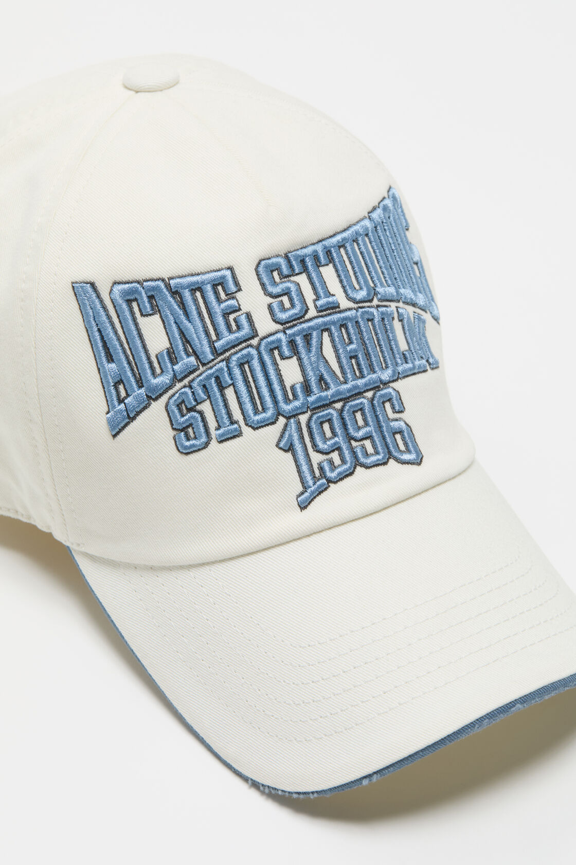 Embroidered logo hat, White/grey, 2000x