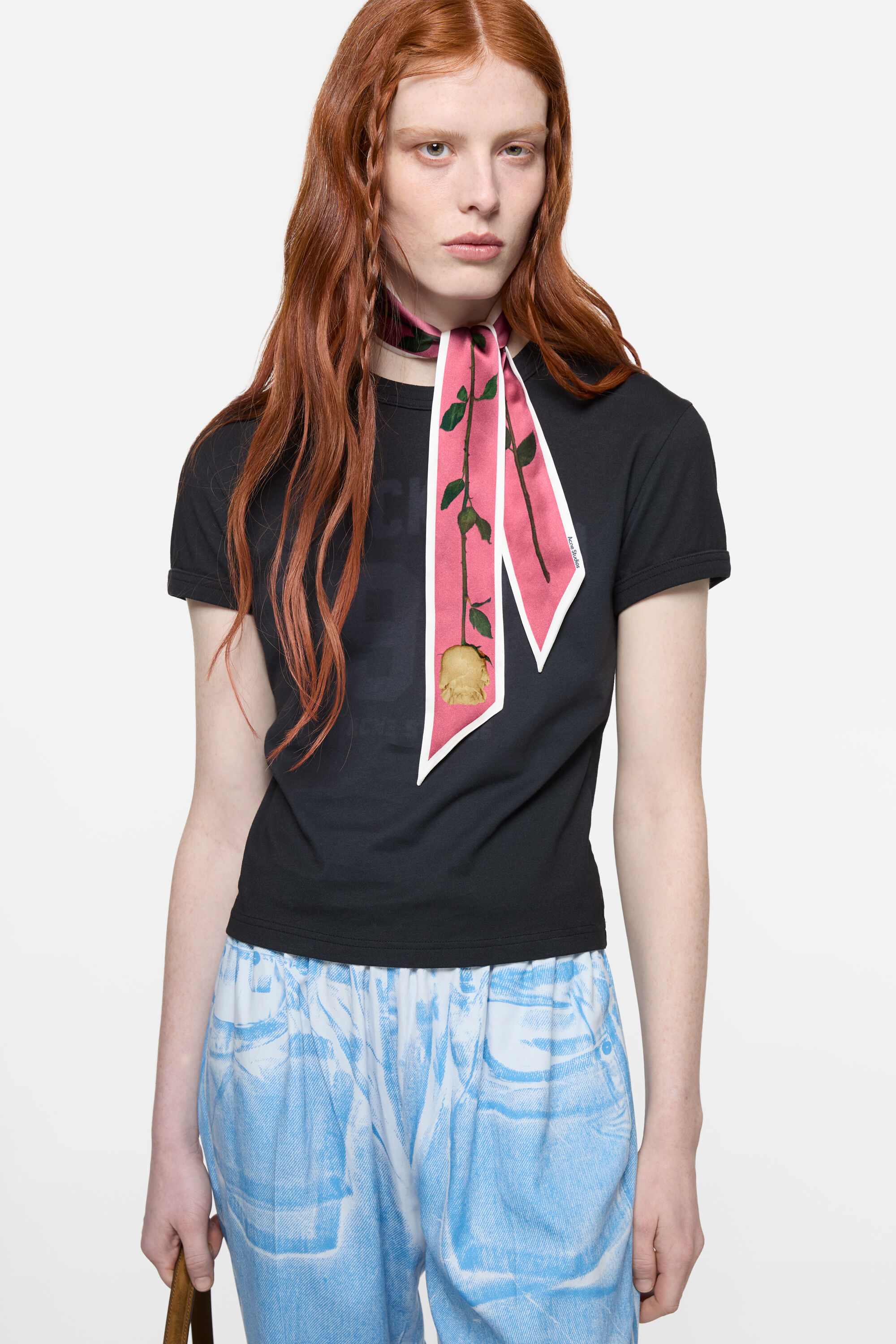 Acne Studios –シルクスカーフ