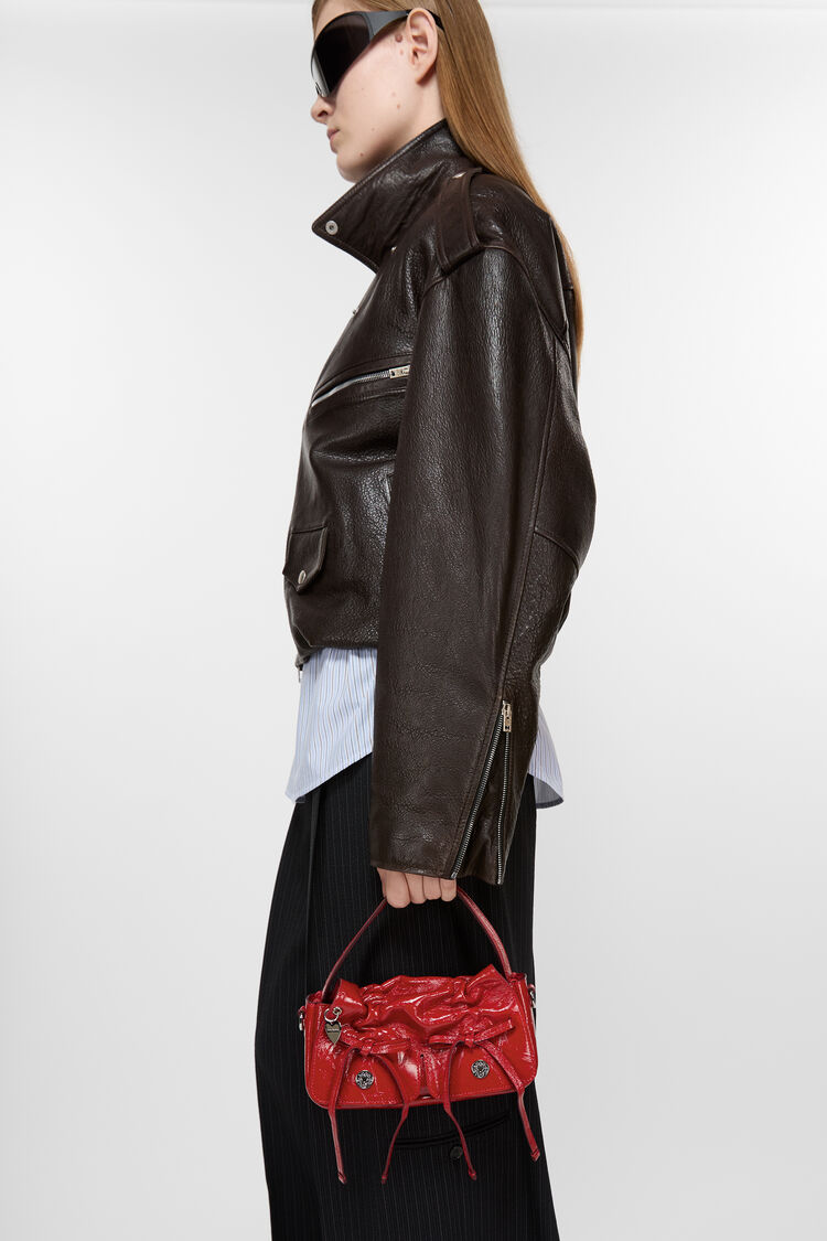 Multipocket Micro Crossbody Crinkled Patent, 红色