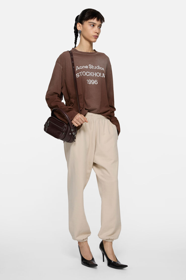 FN-UX-TSHI000016, Chocolate brown