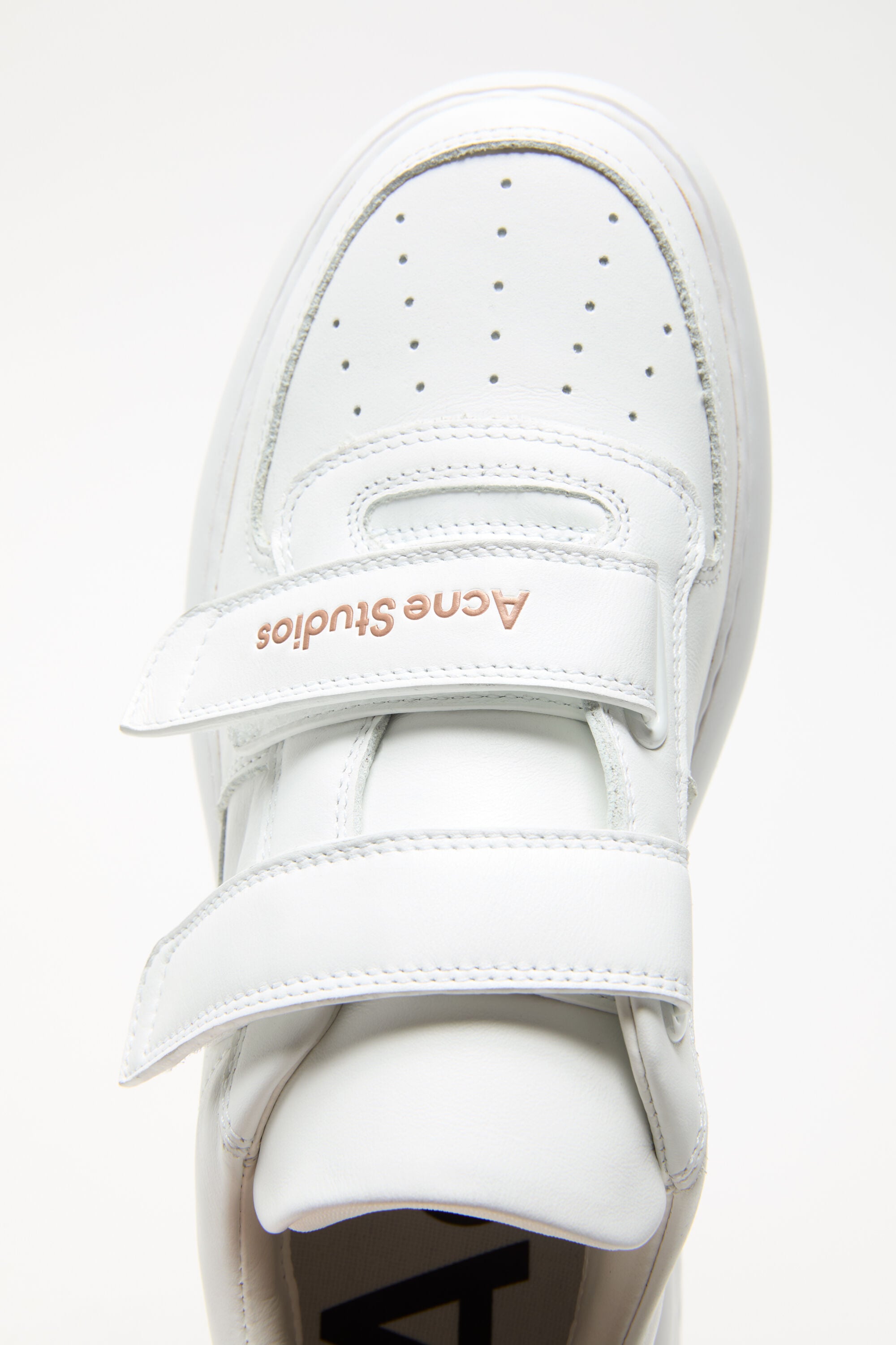 Acne Studios - レザーベルクロスニーカー - サンドベージュ Acne Studios - レザーベルクロスニーカー - サンドベージュ