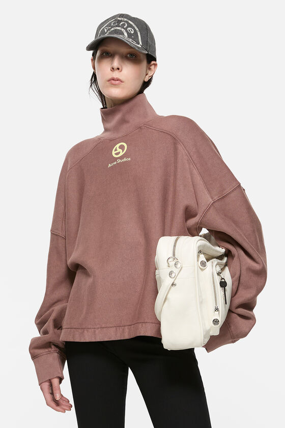 FN-UX-SWEA000064, Rum brown