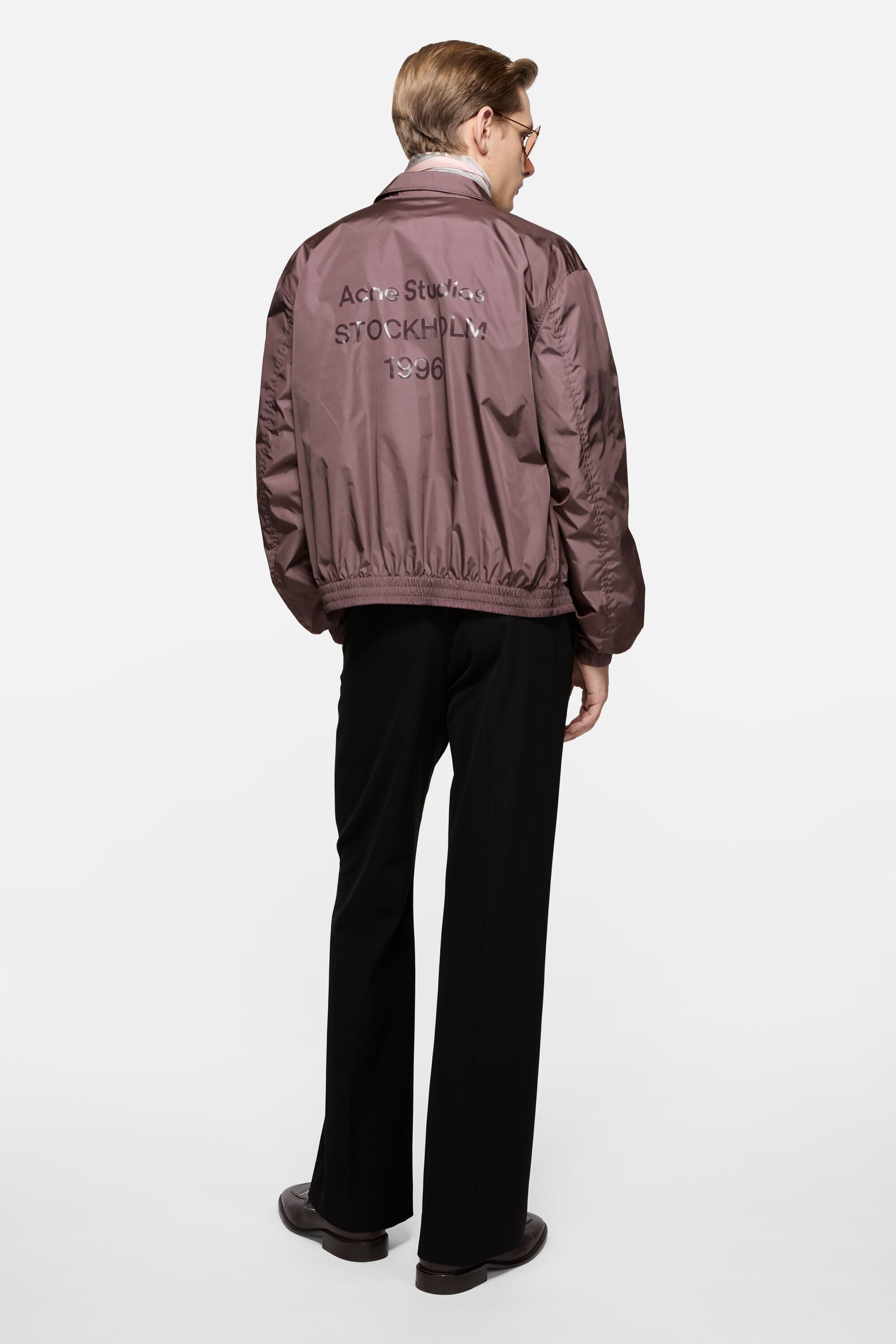 新品同様使用感無し✩イタリア製✩レッキス✩ピンク✩被り✩アウター✩前ポケット有り Acne Studios - ロゴ入り軽量ジャケット - Lilac