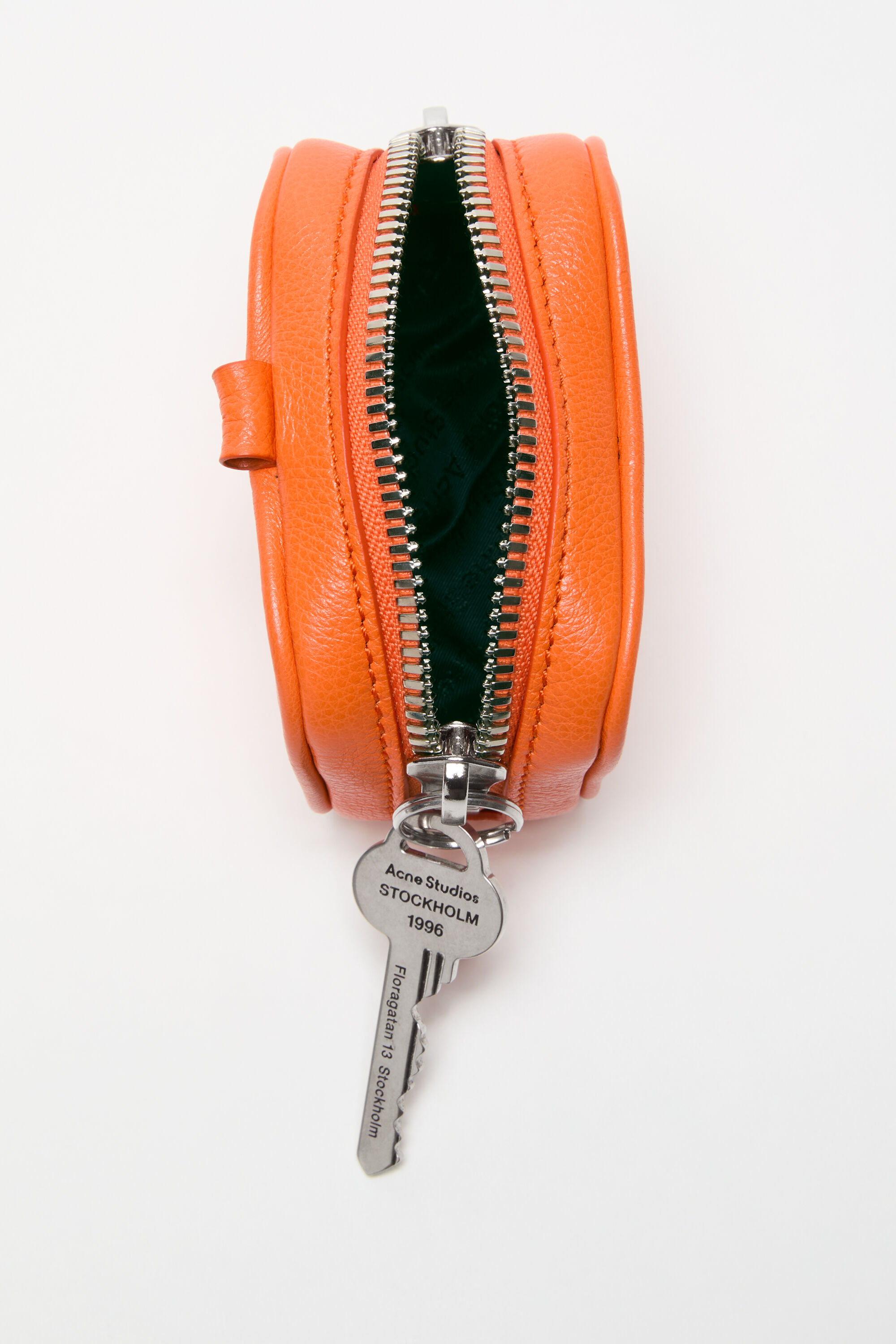 Acne Studios - Camero Clip - Pumpkin orange Acne Studios - Camero Clip - Pumpkin orange