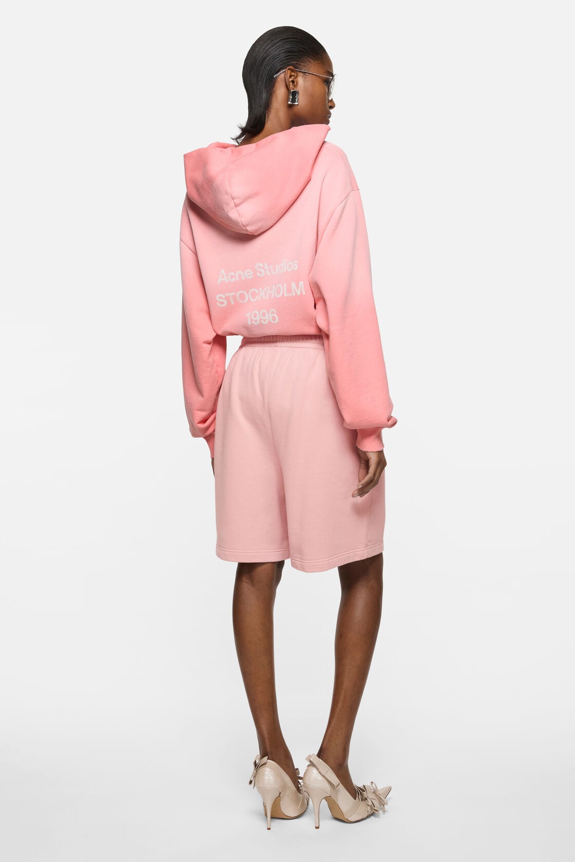 Fleece shorts with logo, Faded pink, 2000x