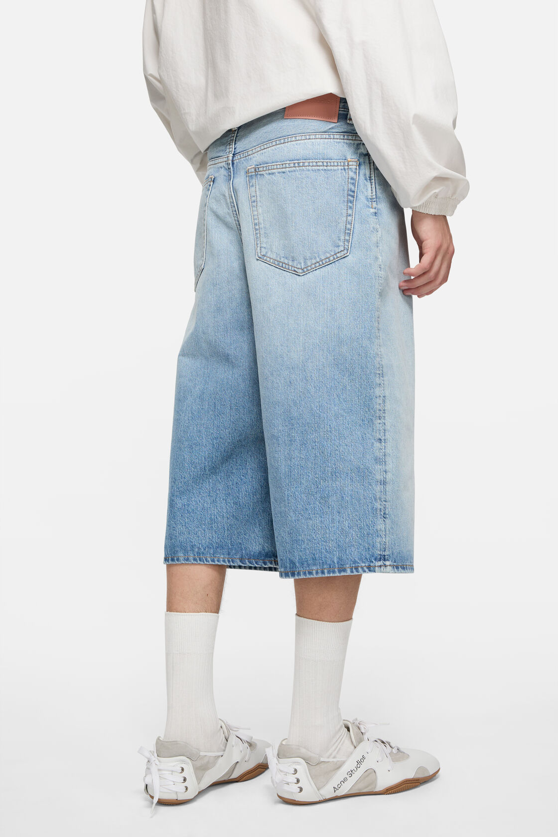 Denim shorts, Light blue, 2000x