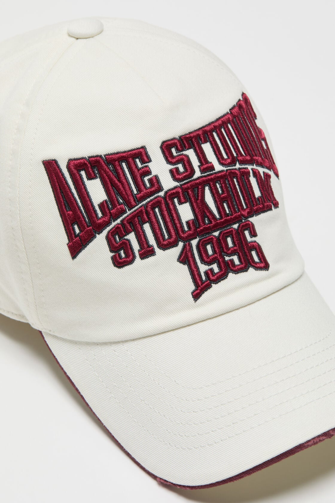 Embroidered logo hat, White/red, 2000x