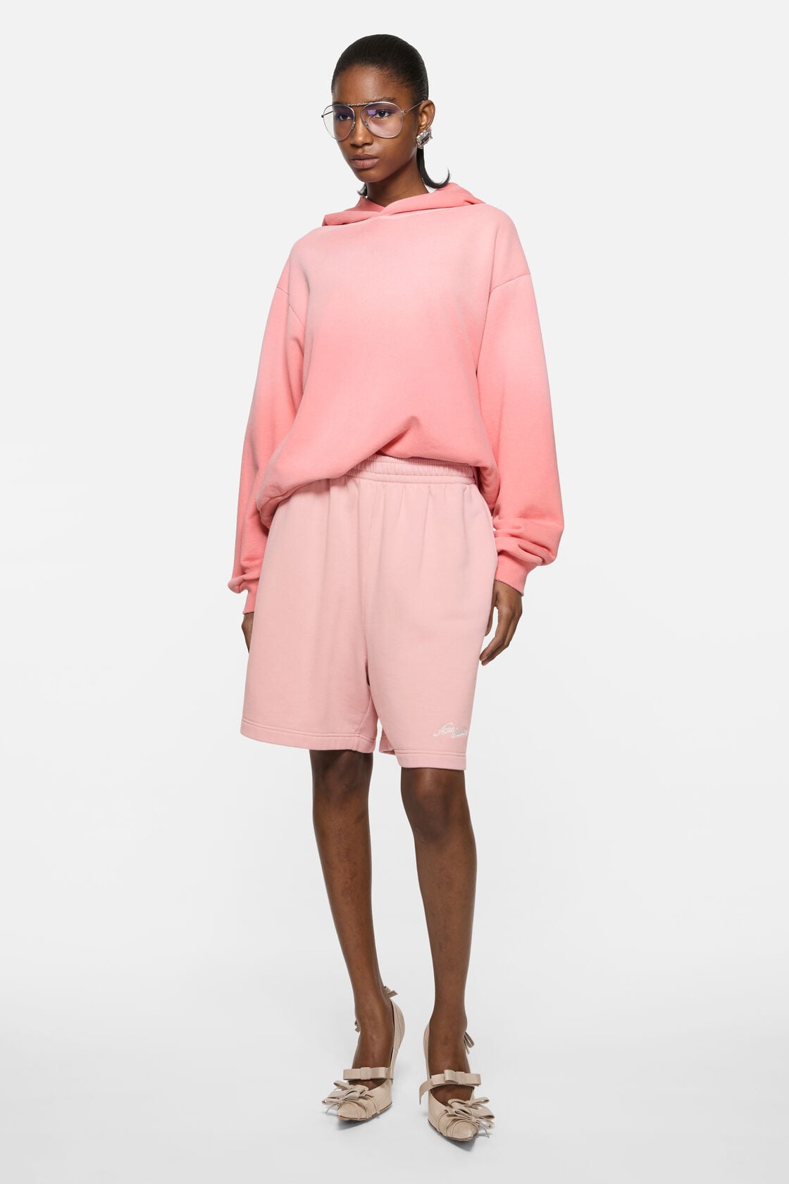 Fleece shorts with logo, Faded pink, 2000x