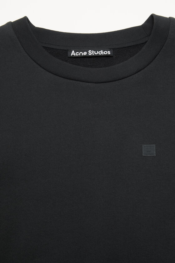 Crew neck fleece sweater, Black, 2000x