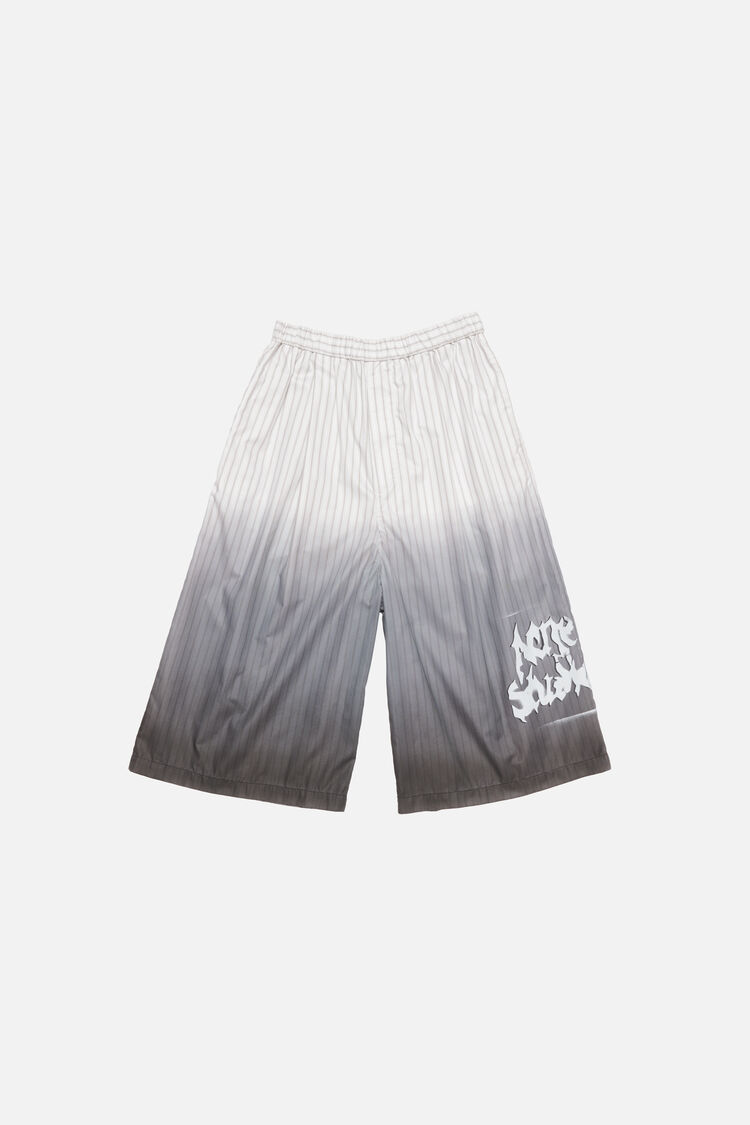 FN-MN-SHOR000329, Weiss/ Braun