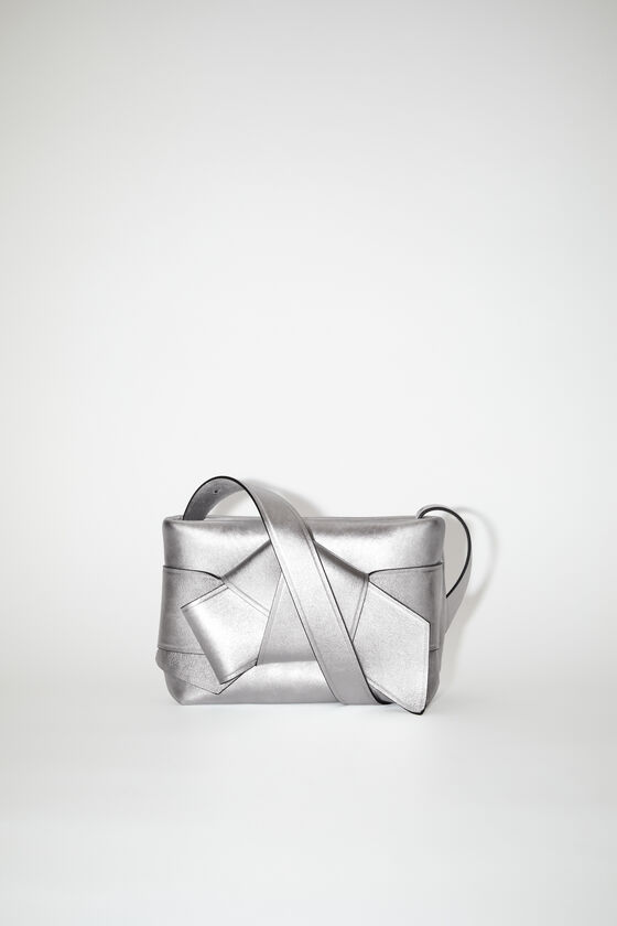 Acne Studios - Musubi Schultertasche - Silber