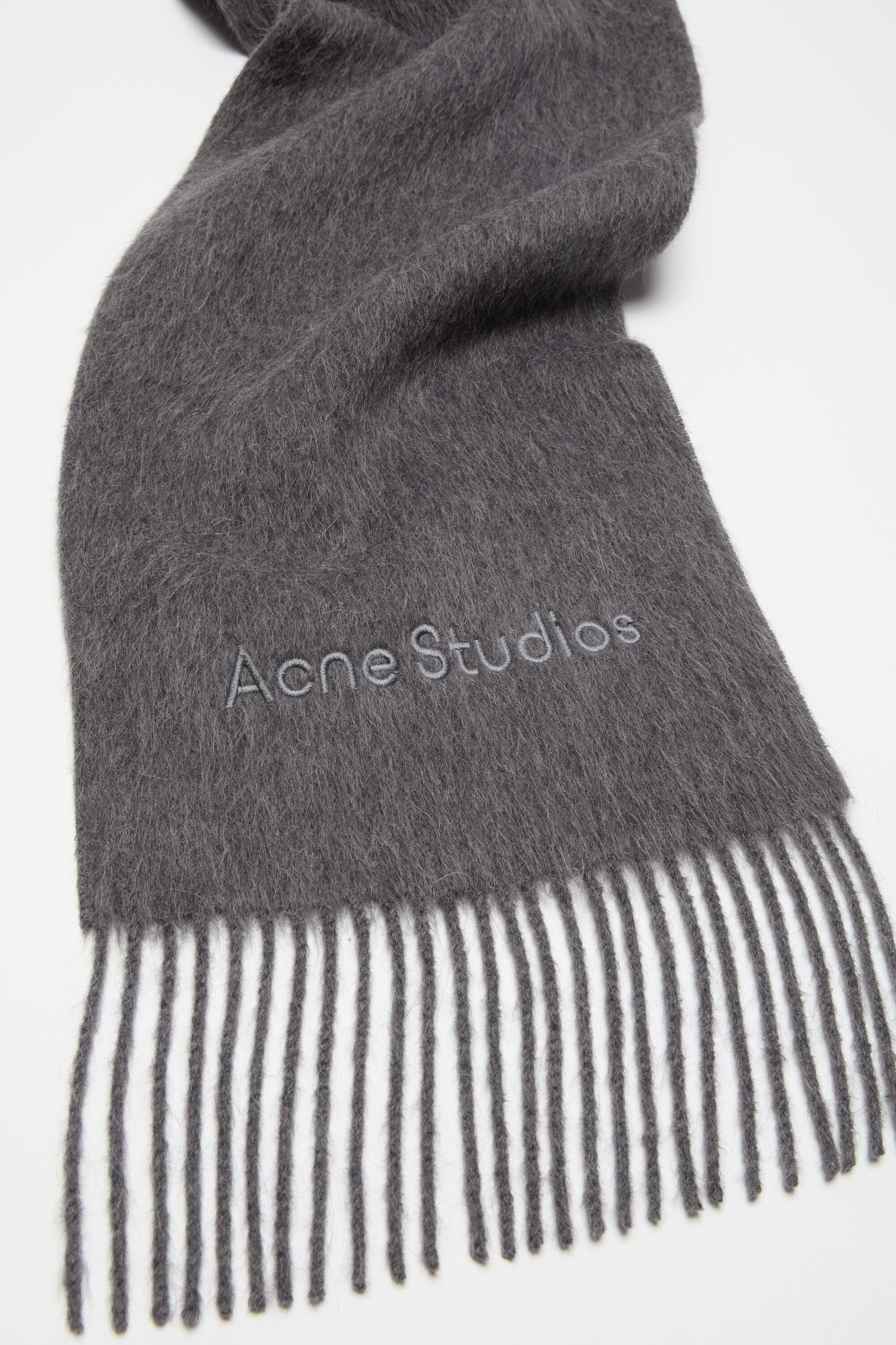 Acne Studios 大判 ロゴジャカードスカーフ グレー マフラー Acne Studios（アクネ ストゥディオズ） 【並行輸入品】アクネ