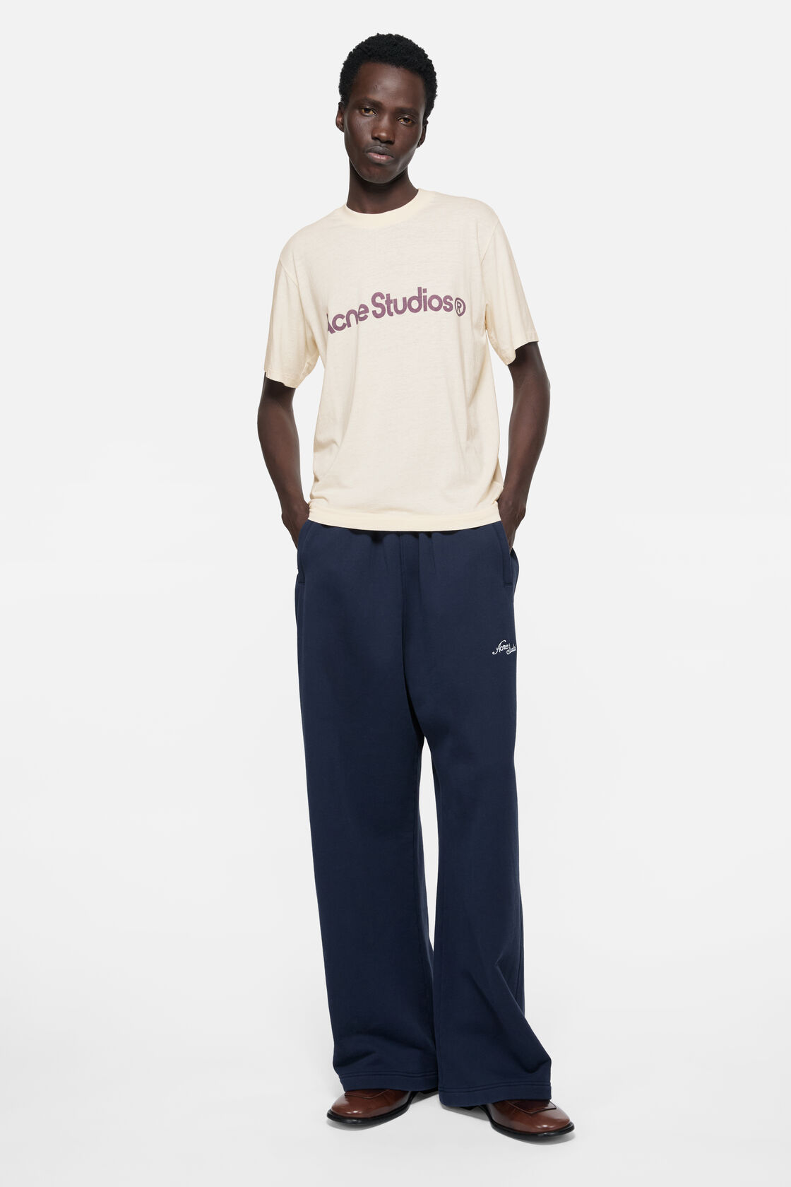 Graphic t-shirt, Pale Pink, 2000x