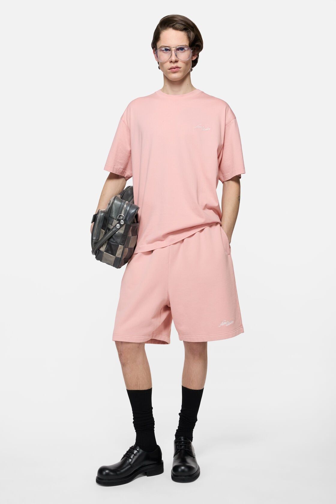Fleece shorts with logo, Faded pink, 2000x