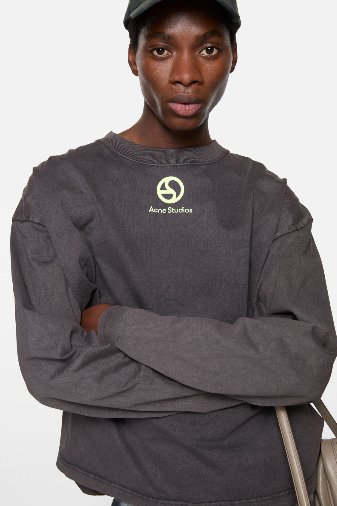 徽标T恤, 褪色黑色, 2000x