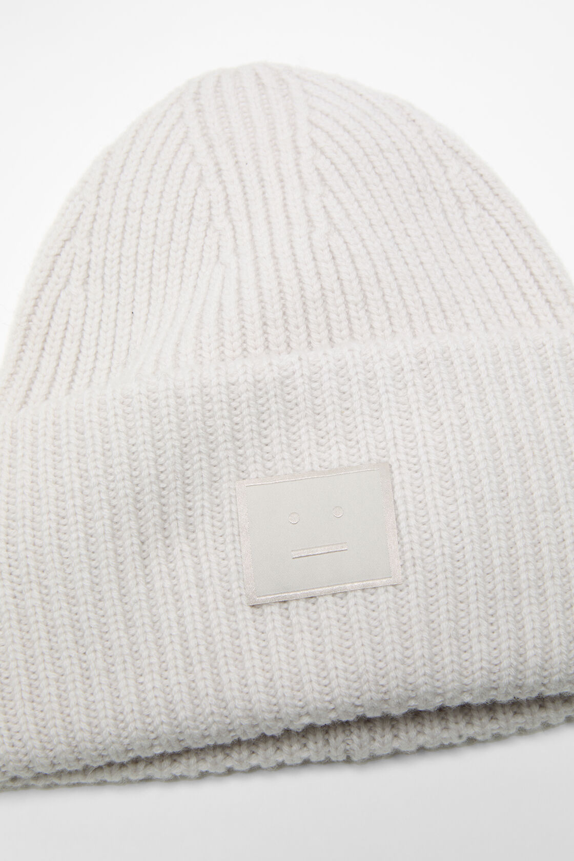 Large face logo beanie, Light grey, 2000x