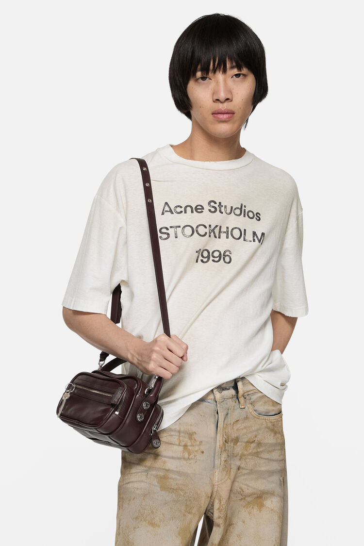 FN-UX-TSHI000013, Dusty white