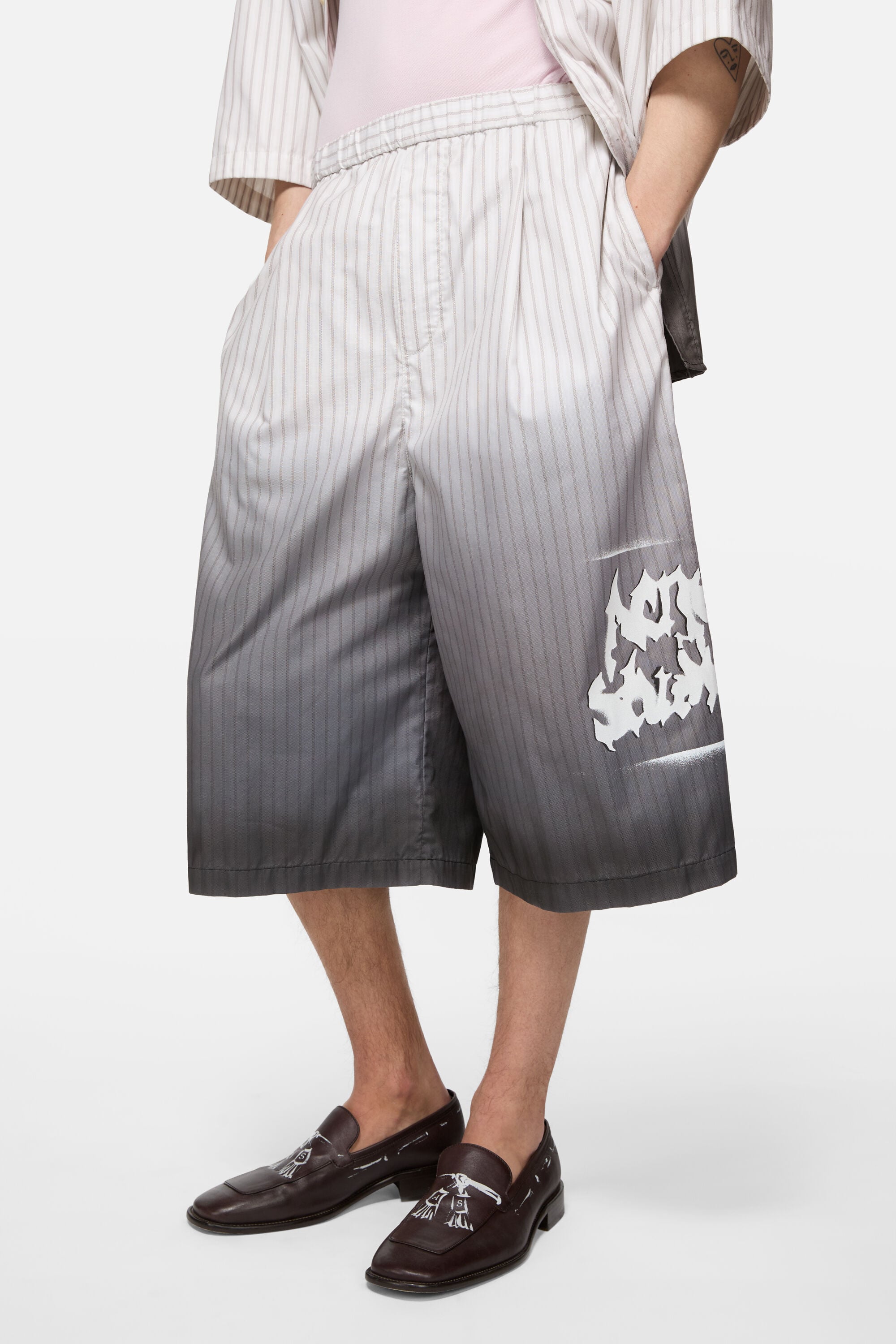 Acne Studios - オーバーサイズロゴショートパンツ - ホワイト/ブラウン