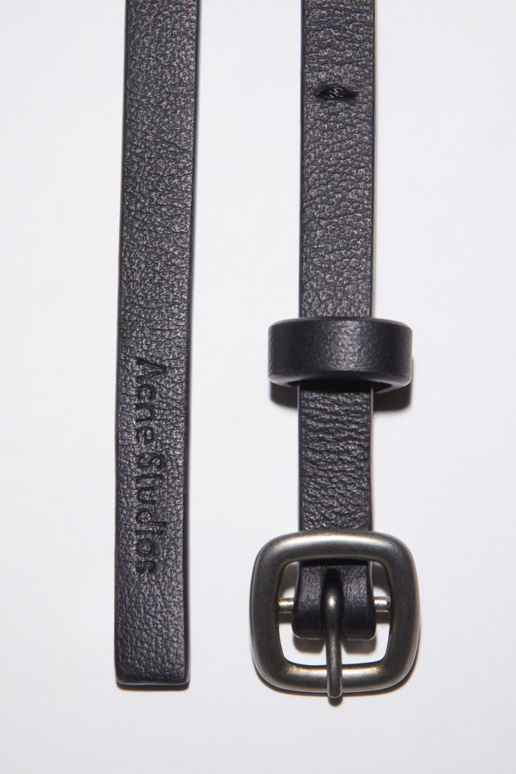 Thin buckle belt