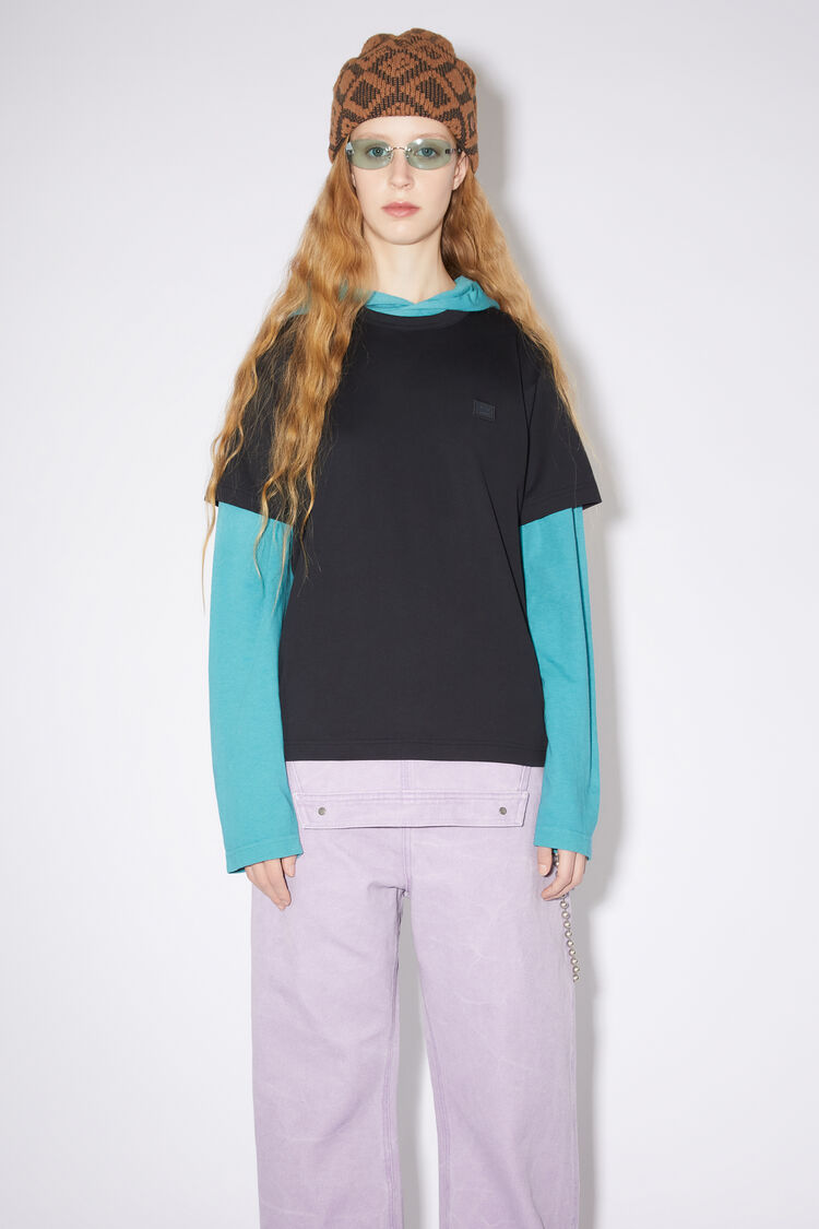 FA-UX-TSHI000243, 블랙