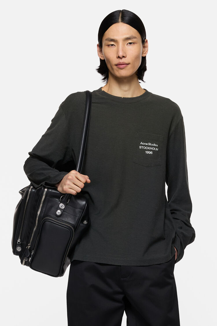 FN-UX-TSHI000237, Faded black