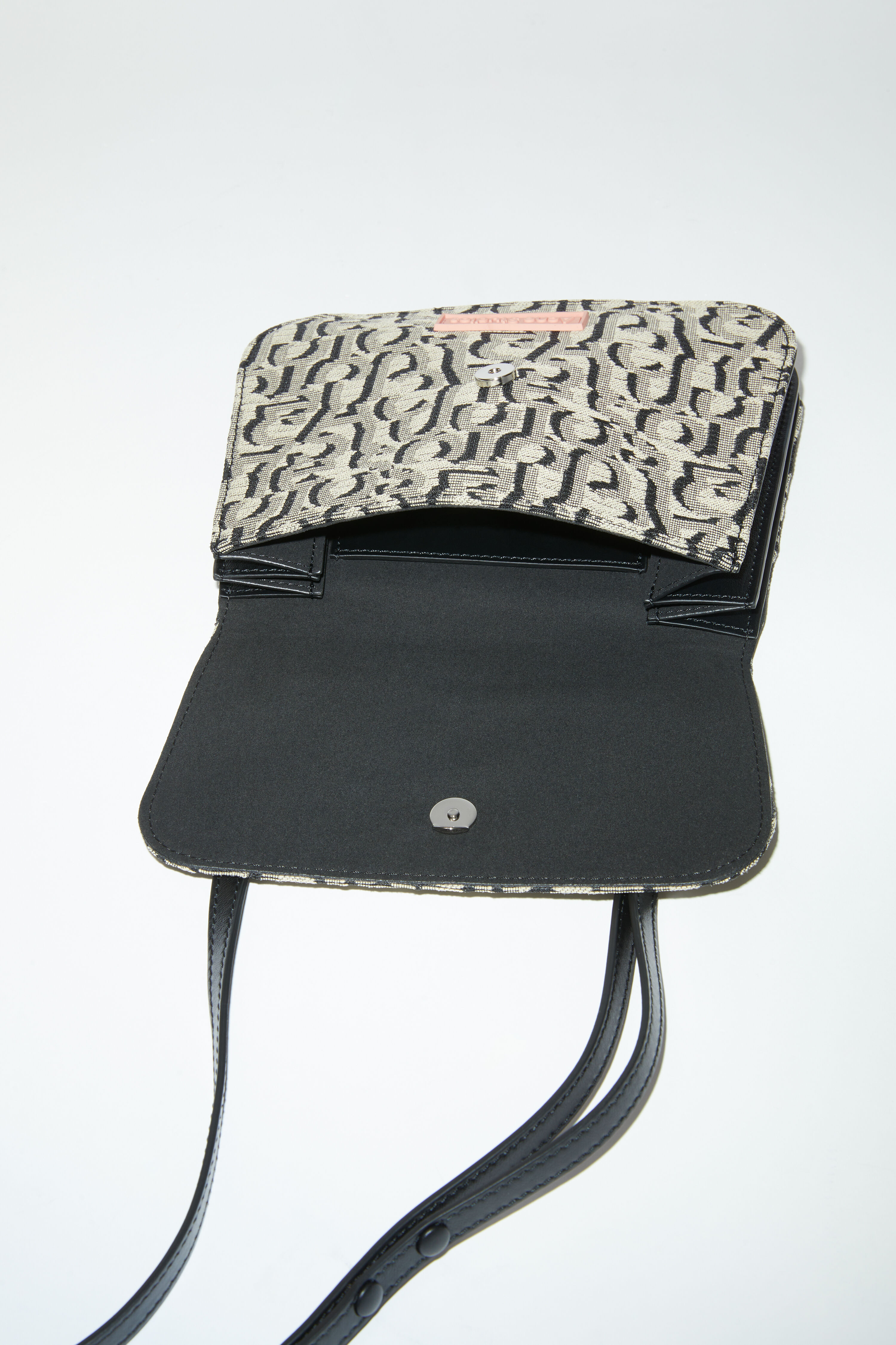 【美品】fifi et fafa ヒョウ柄 キャミソール リリィ フィーフィー 美品】fifi et fafa ヒョウ柄 キャミソール リリィ フィーフィー