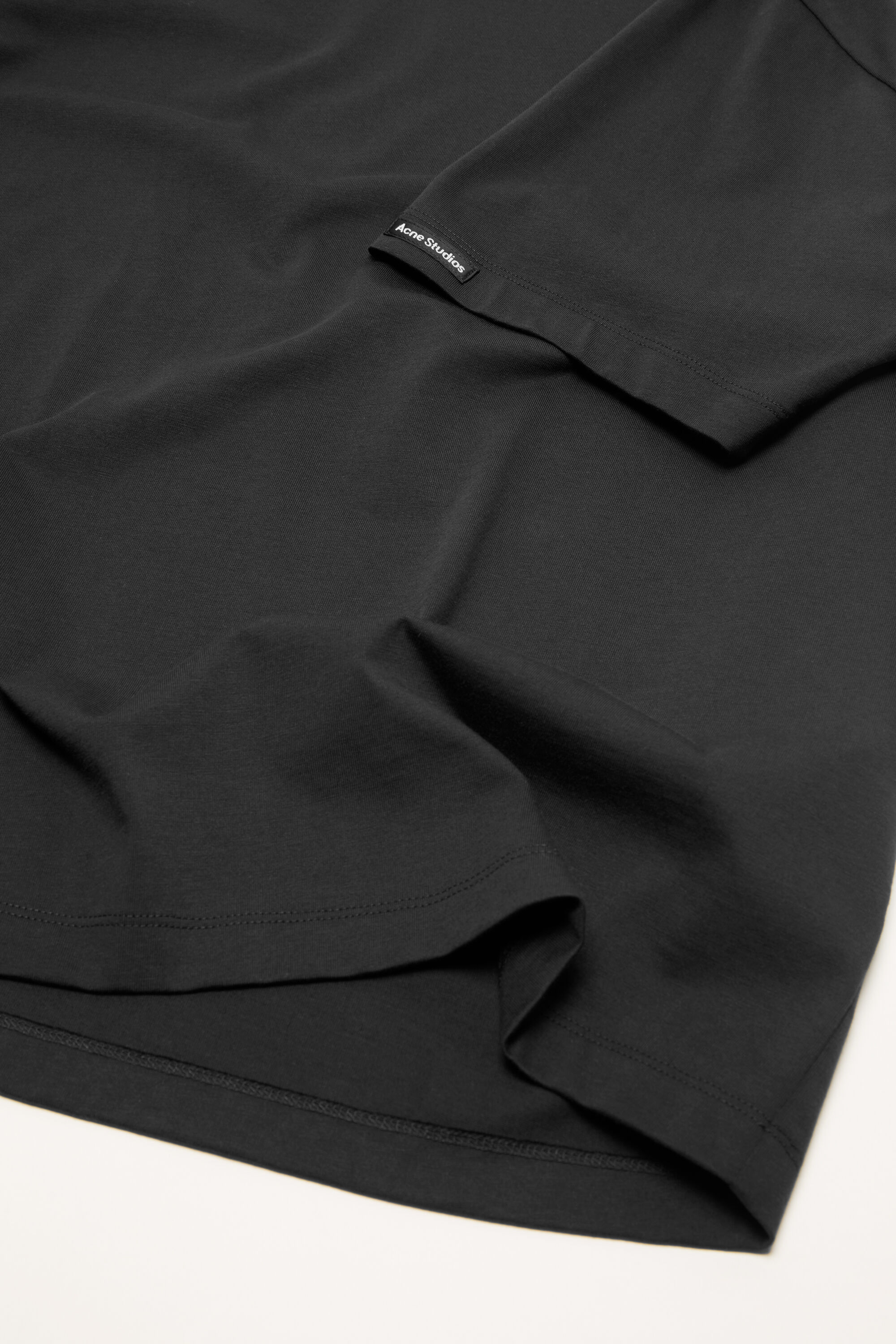 Acne Studios - Satin logo t-shirt - relaxed - Black