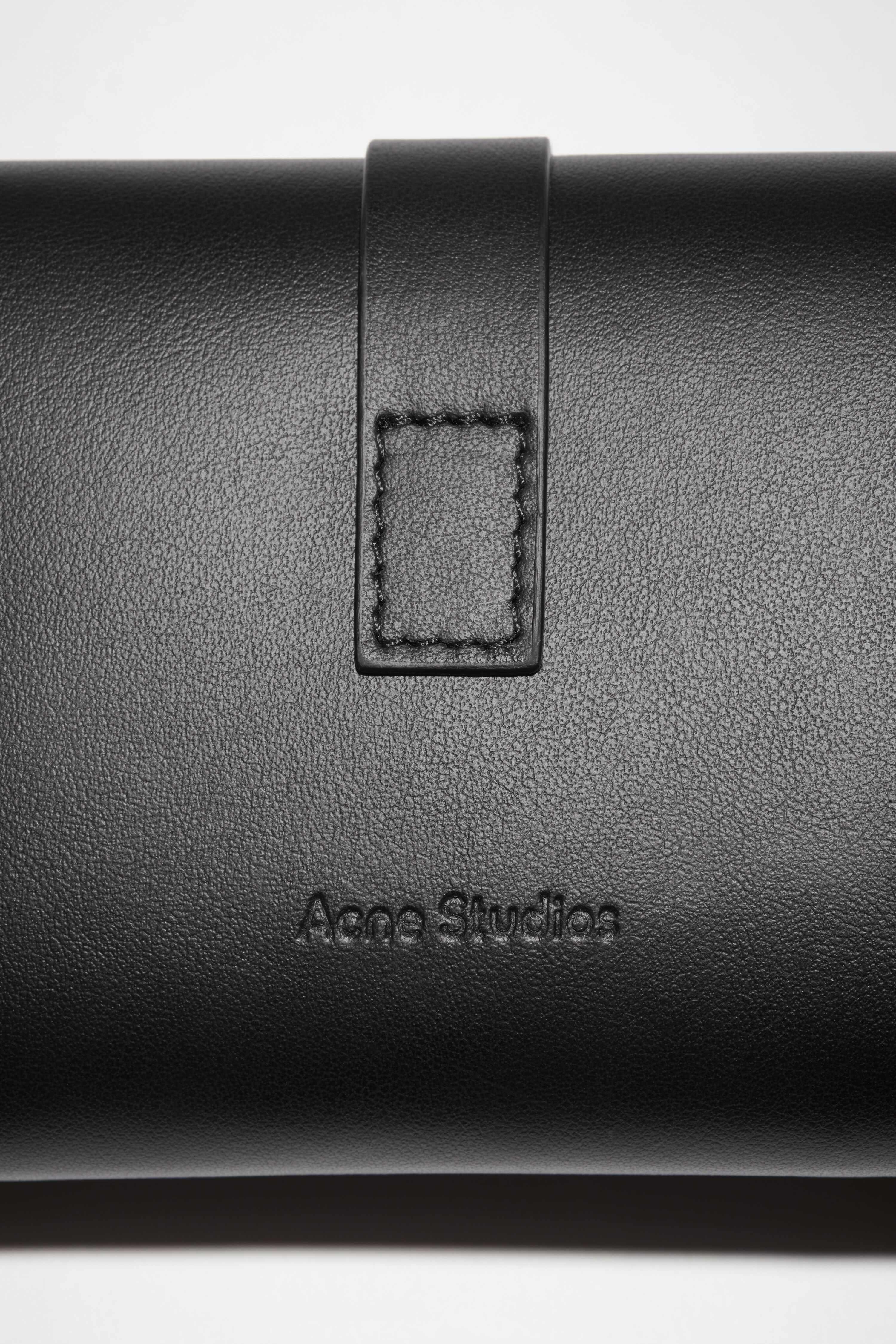 Acne Studios（アクネ ストゥディオズ）の財布