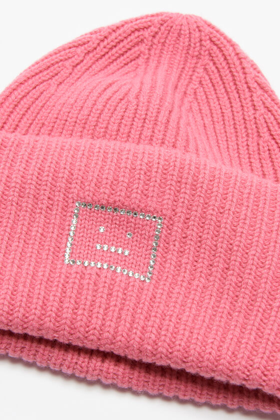 Acne Studios - Verzierte Mütze mit Face-Logo - Tango rosa