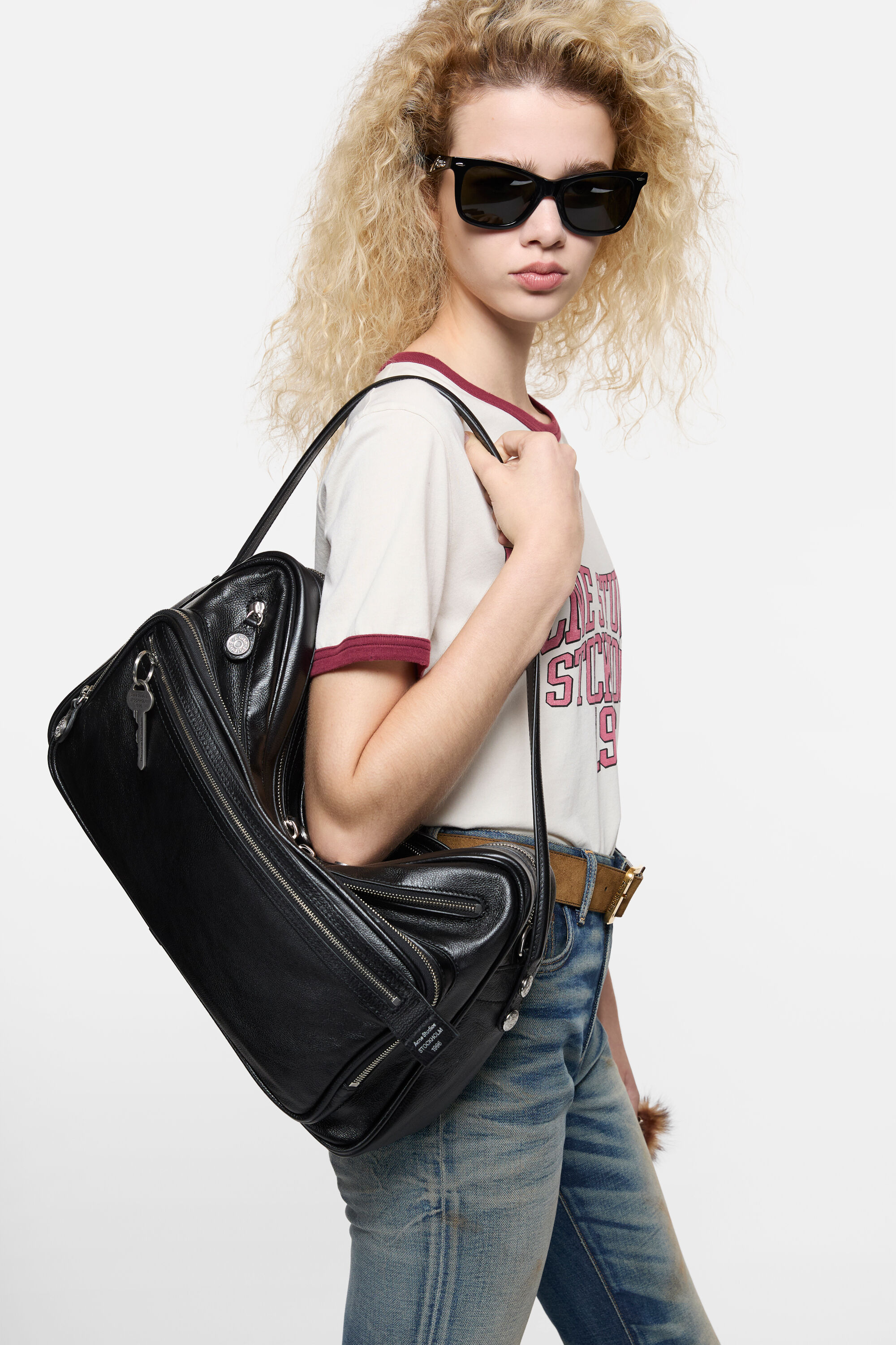 ヤ*ー様 Acne Studios Camero bag Acne Studios - Camero Camera shoulder bag - Black