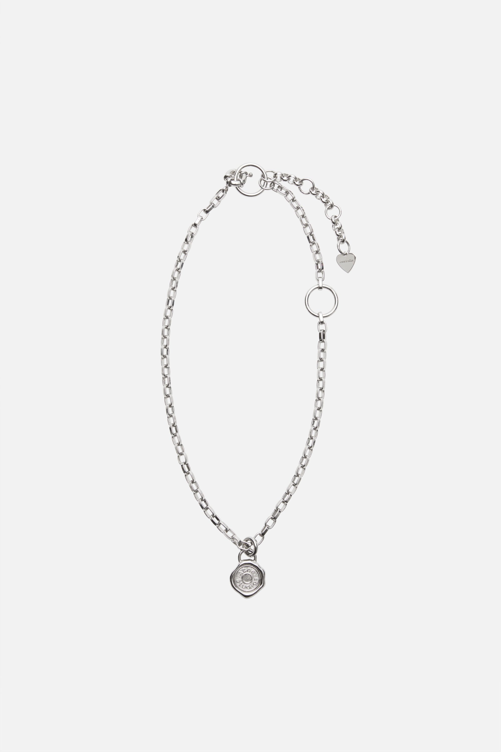 アクセサリー Acne Studios Logo Label Necklace Acne Studios - Collier à pendentif estampillé du logo - Argent
