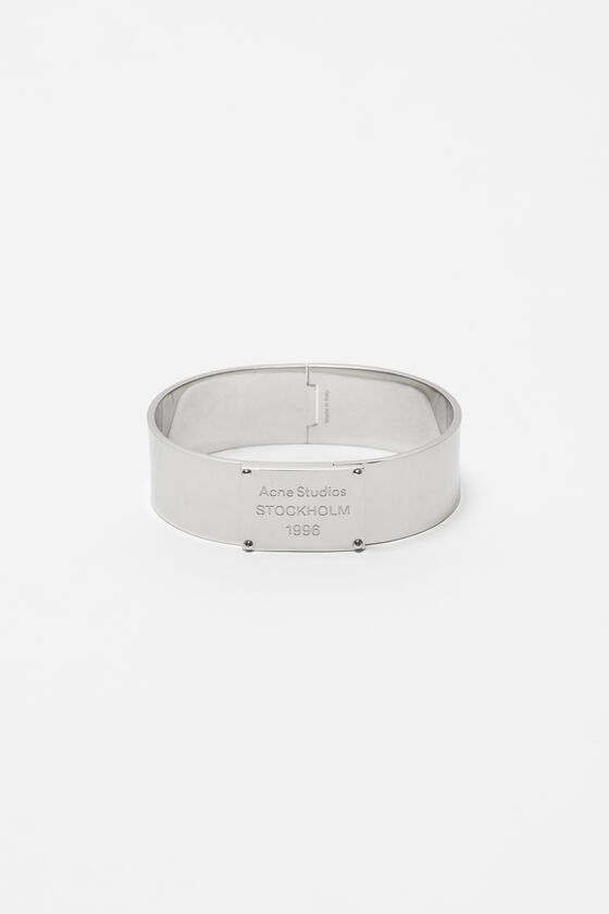 送料無料】 Acne Studios ブレスレット バングル（エングレーブロゴ 