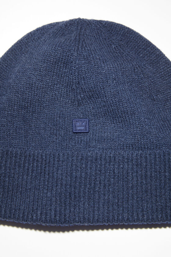 Acne Studios - Beanie mit Micro-Face-Aufnäher - Tintenblau