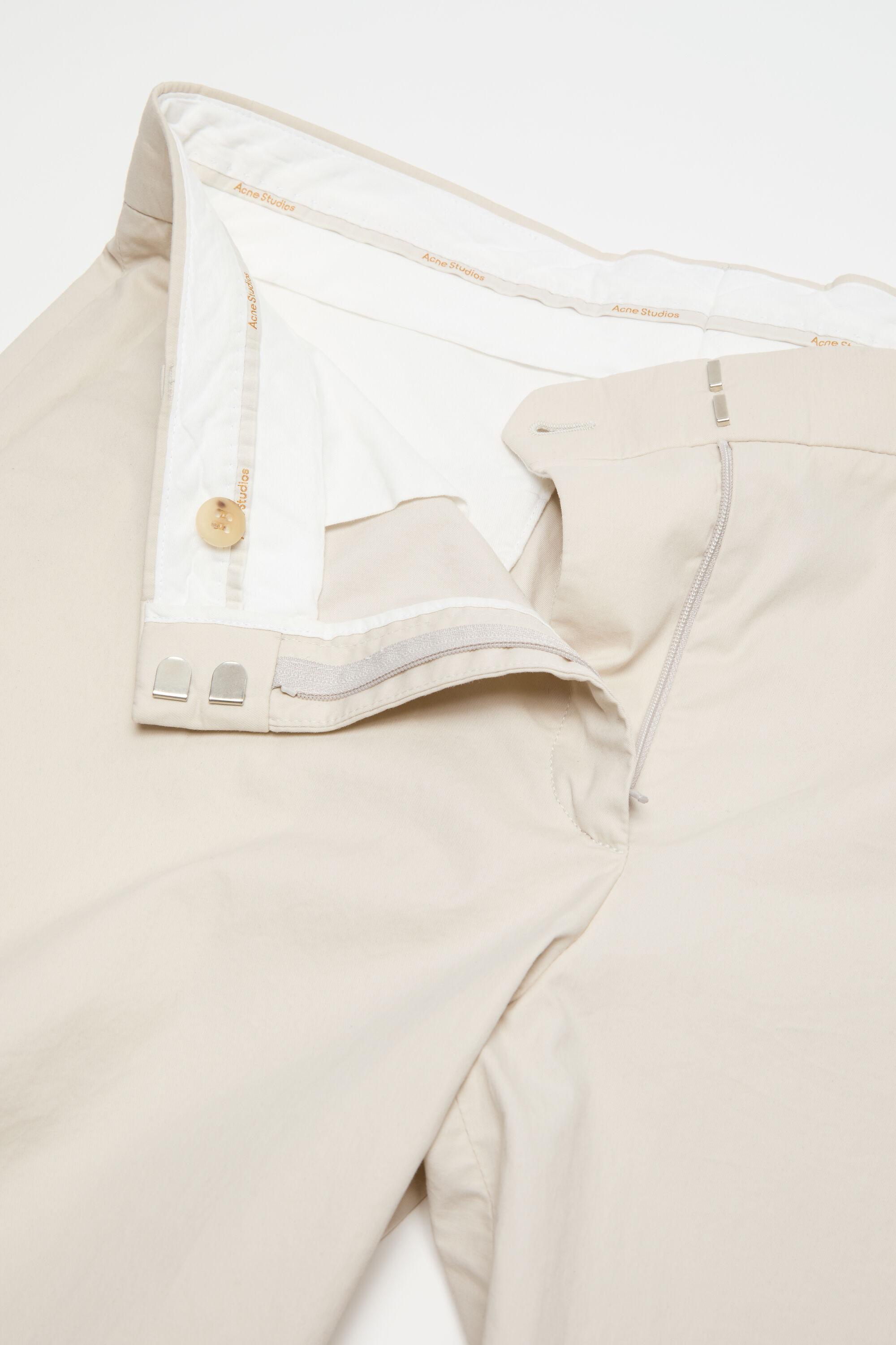 【新品】Acne Studios ツイルトラウザーズベージュワイドパンツ Acne Studios - カジュアルツイルトラウザーズ - ライトベージュ
