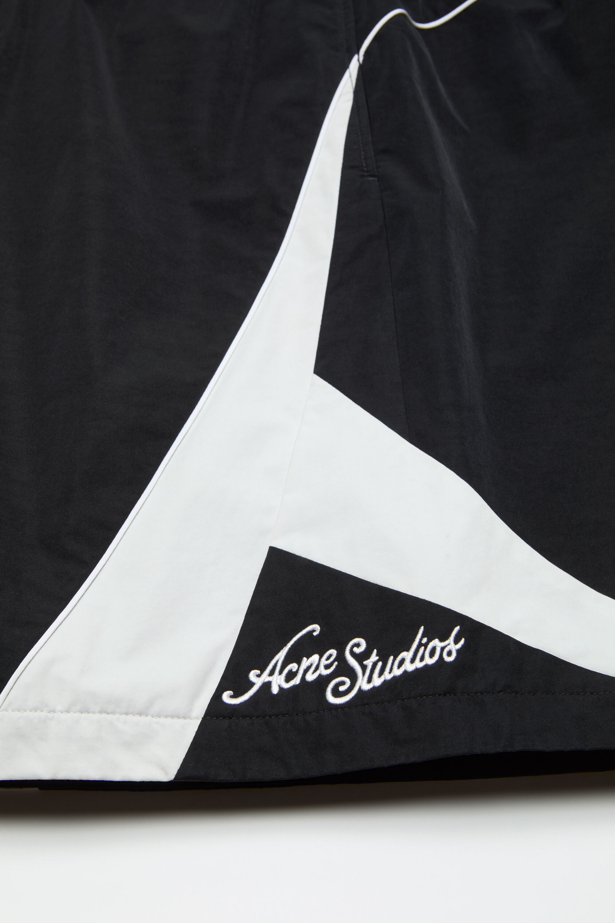 Acne Studios - Casual technical shorts - Black
