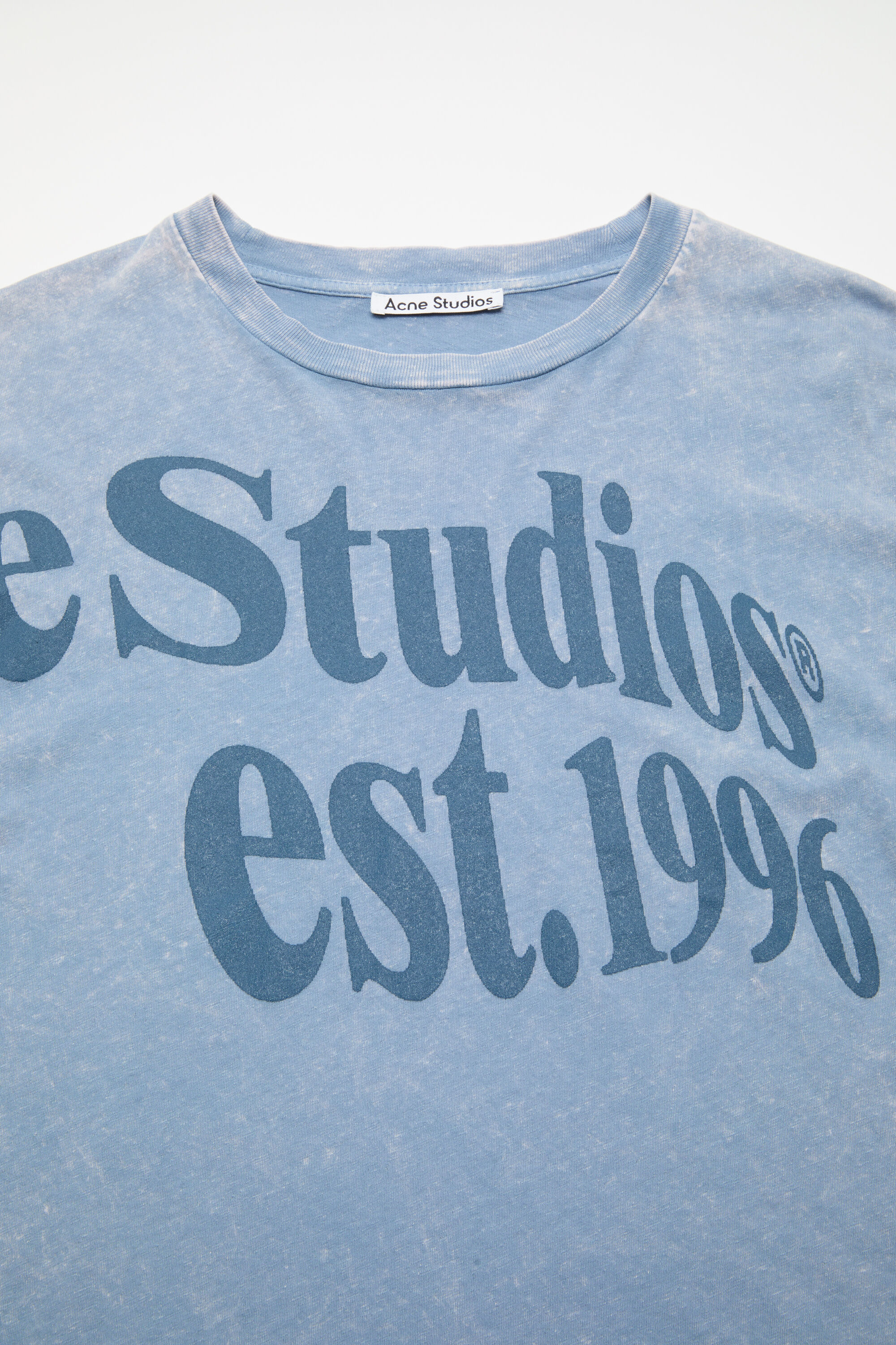 Acne Studios - Relaxed fit graphic t-shirt - Dirty blue