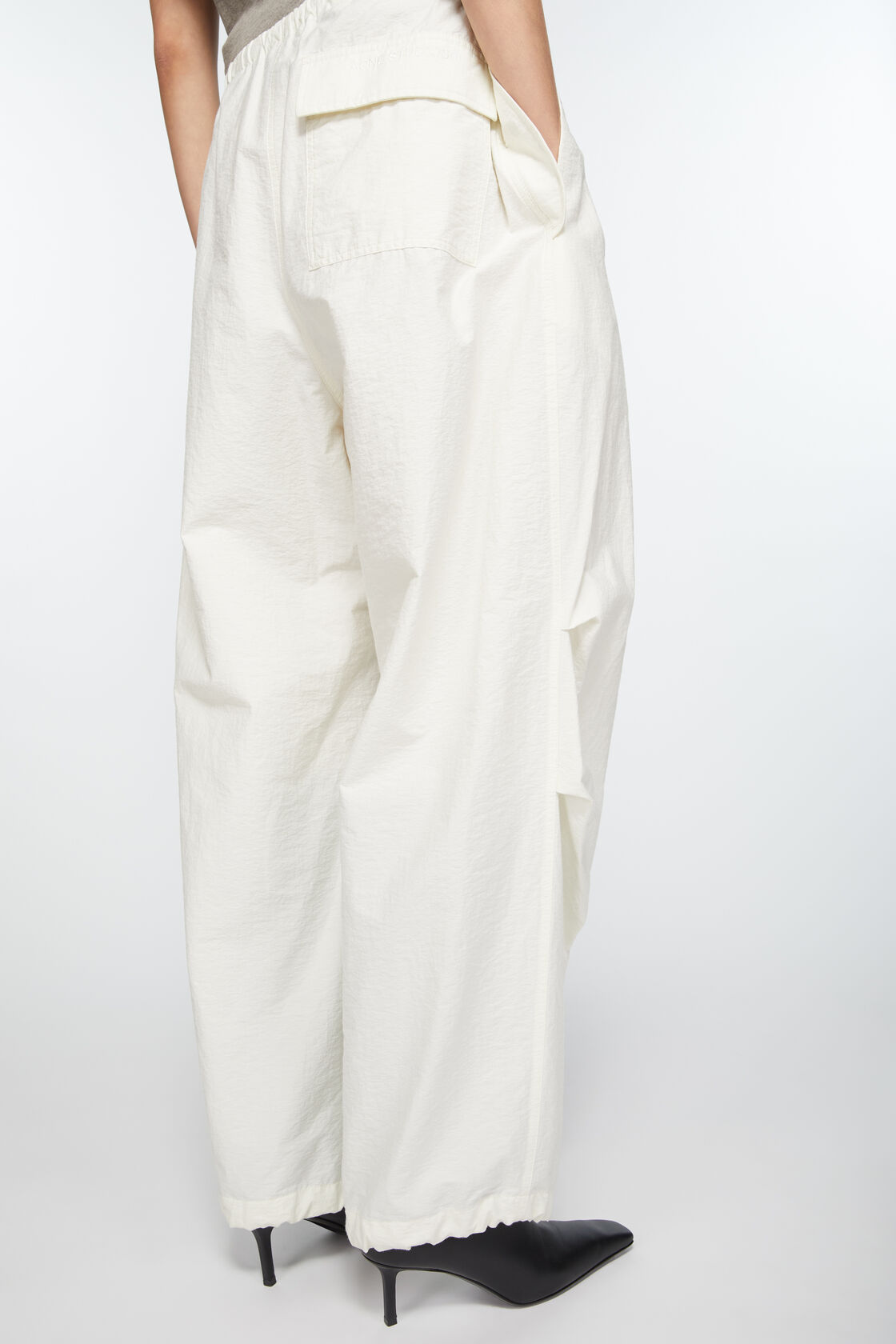 Relaxed fit trousers, White, 2000x