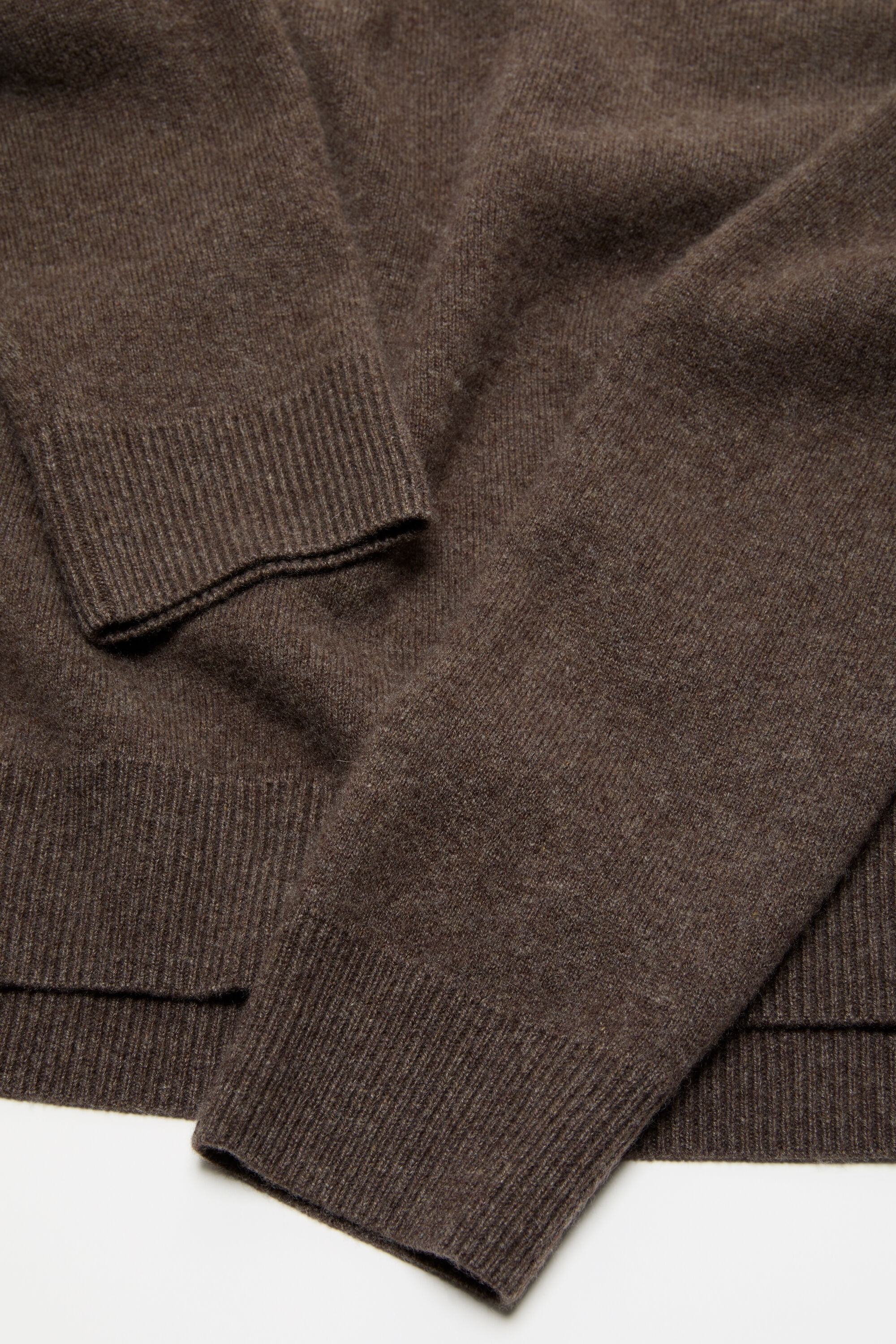 Acne Studios - Cashmere sweater with logo - Walnut brown