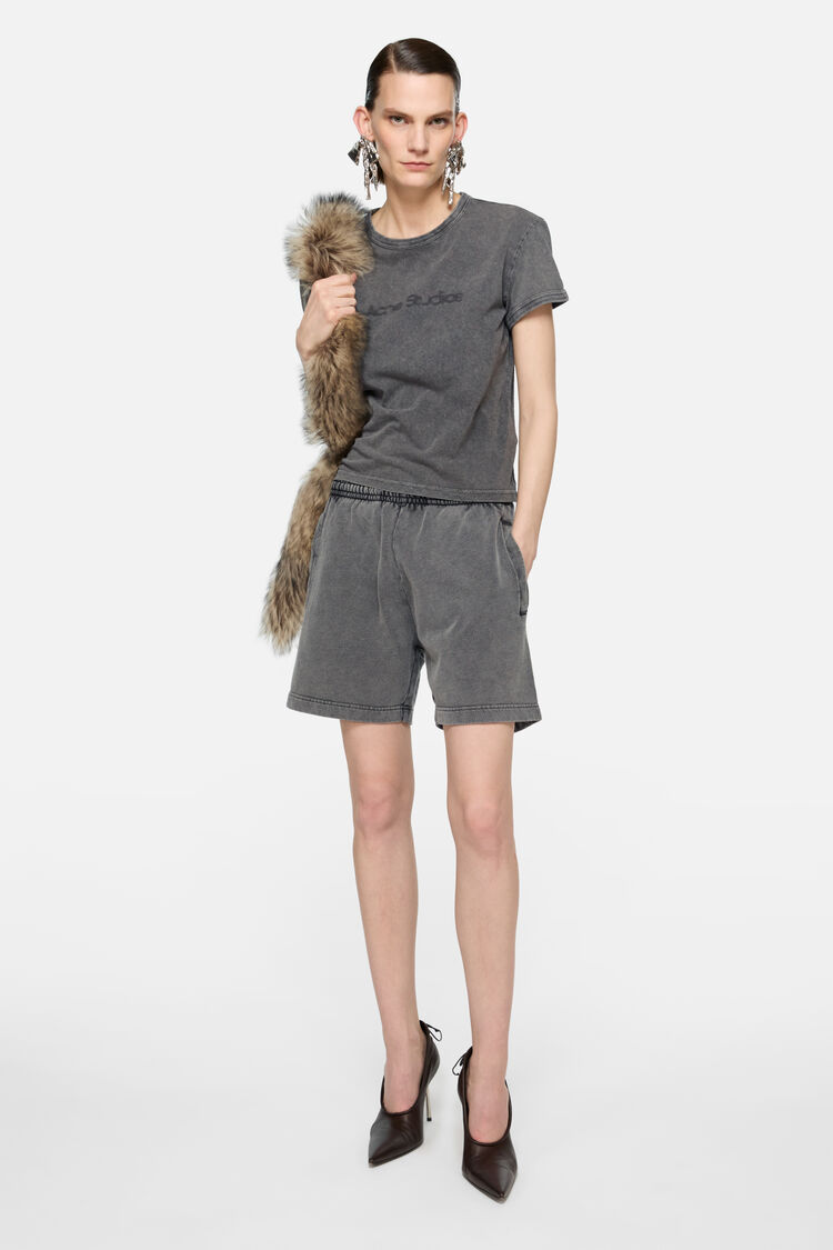 FN-UX-SHOR000008, Faded black